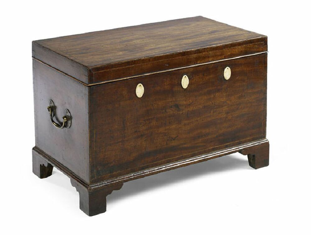 A small George III period mahogany and crossbanded lodging or document box