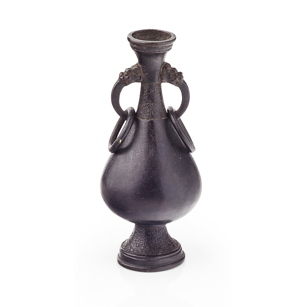 GU FORM BRONZE VASE