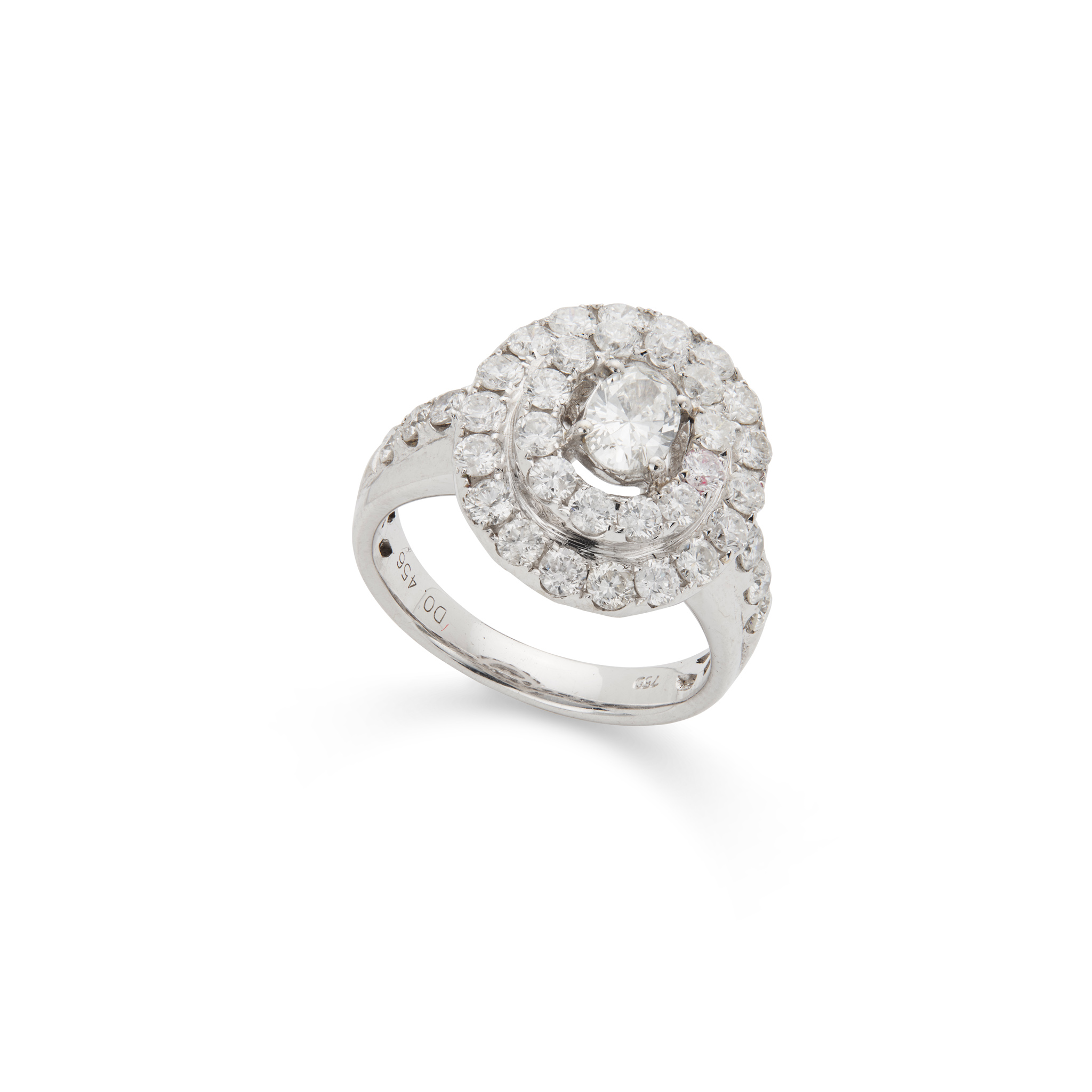 A diamond cluster ring