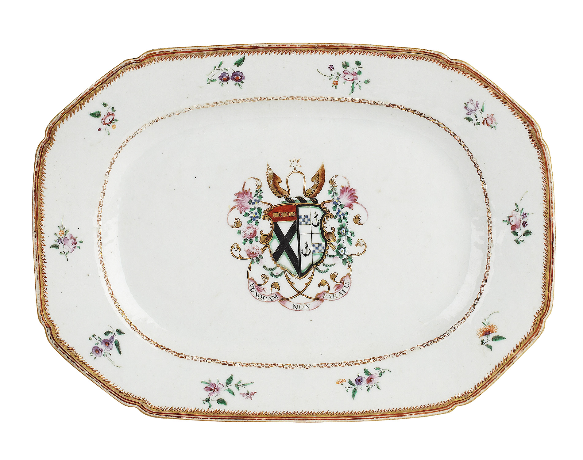 CHINESE EXPORT FAMILLE ROSE ARMORIAL ASHET
