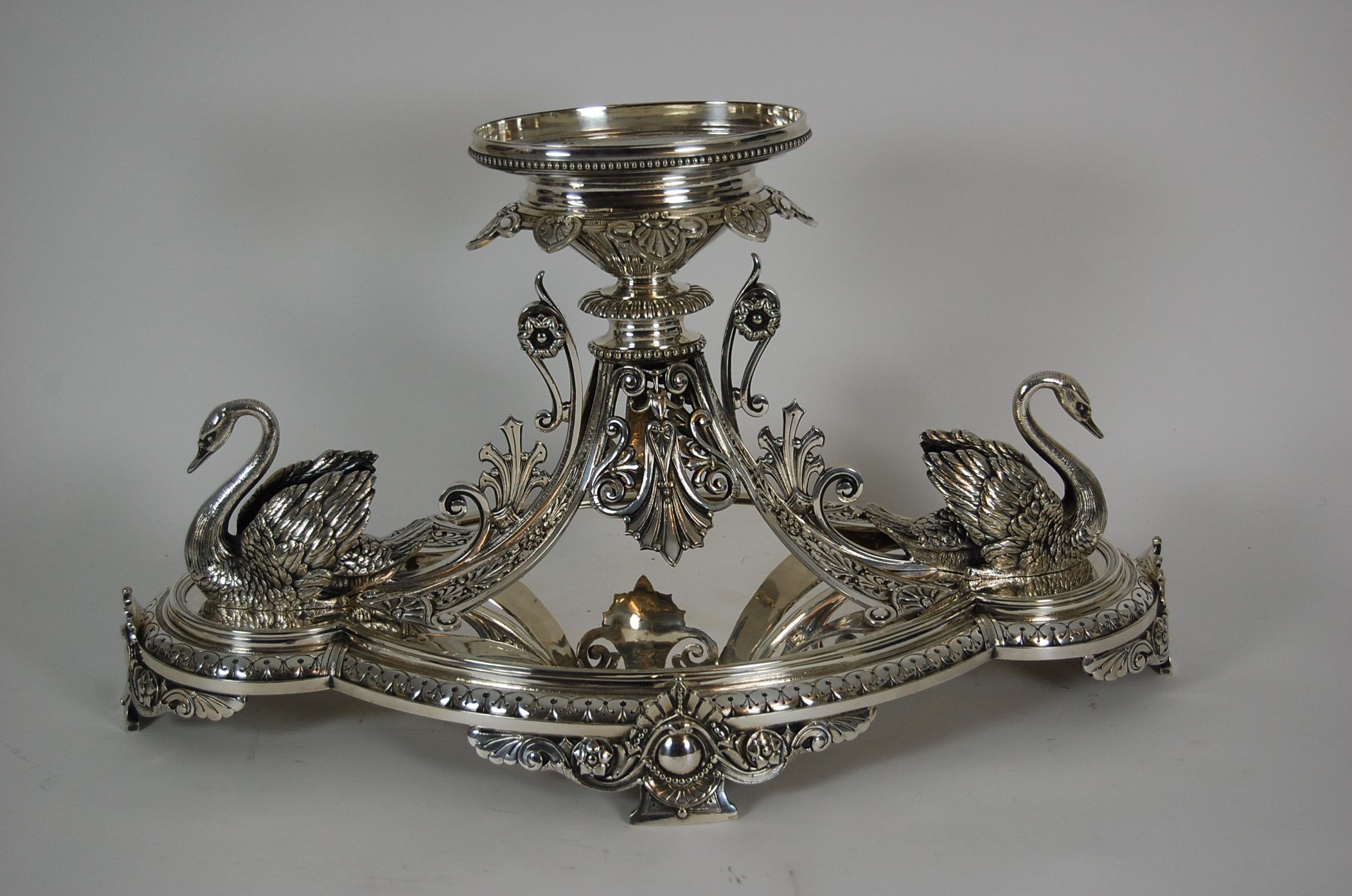 An Elkington silver plated centrepiece