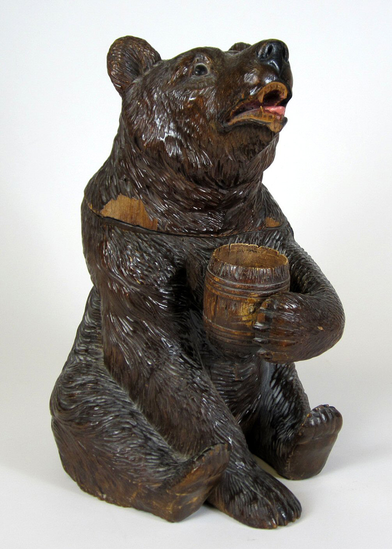 BLACK FOREST CARVED WOOD CIGAR BOX