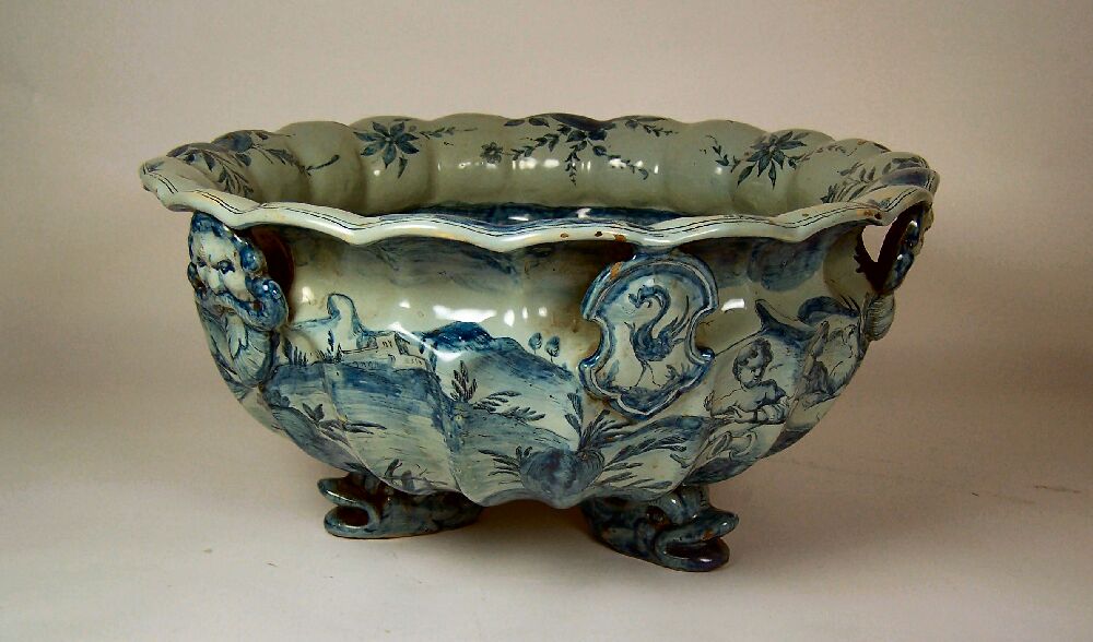 A 19th century Cantigalli jardiniere