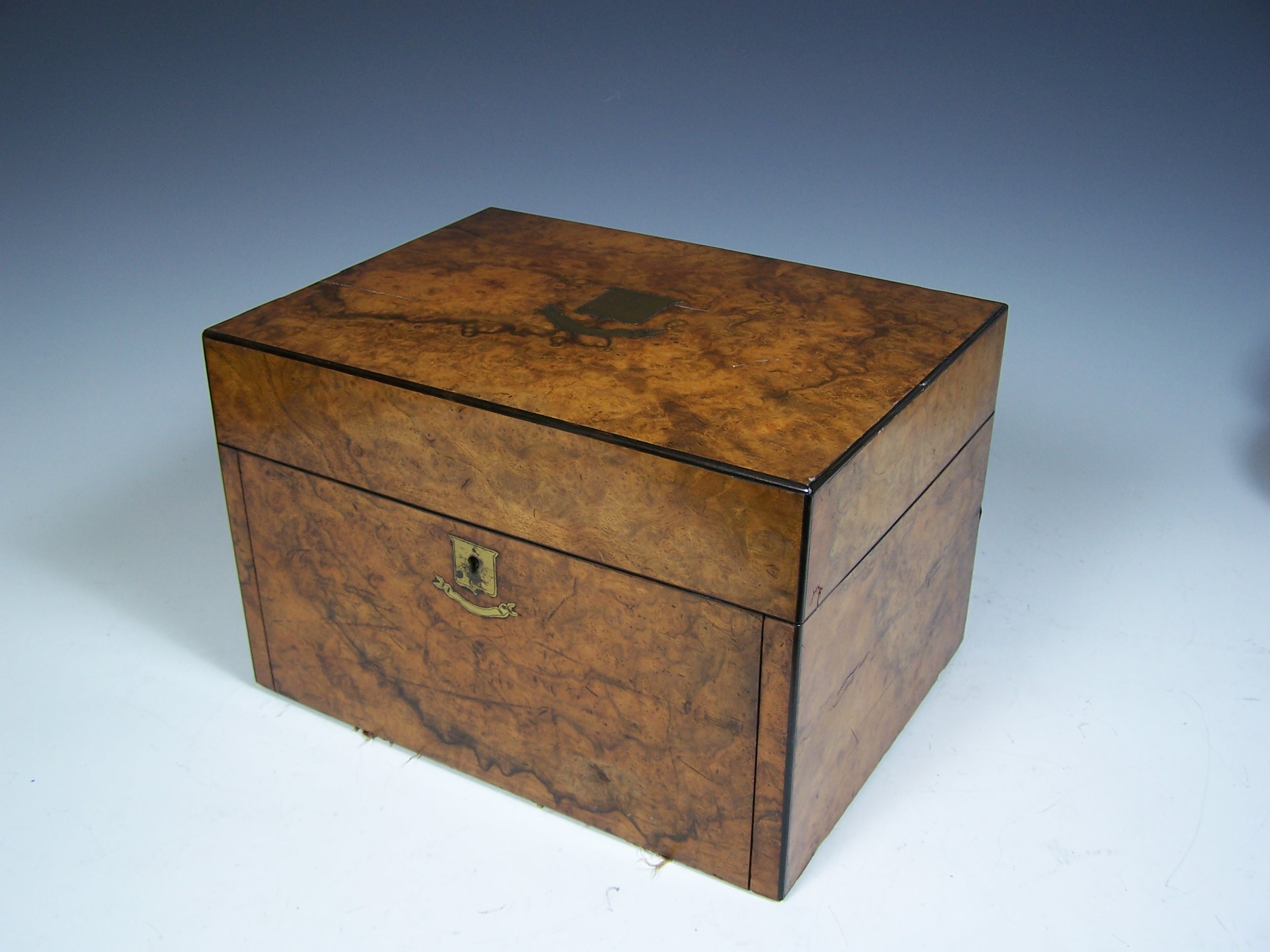 A burr walnut veneered toilet box