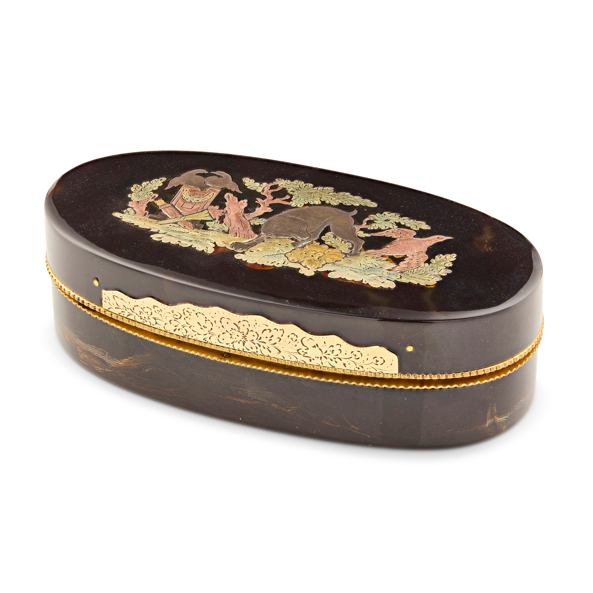 AN EARLY 19TH CENTURY TORTOISESHELL AND PIQUE DECORATED SNUFF BOX
