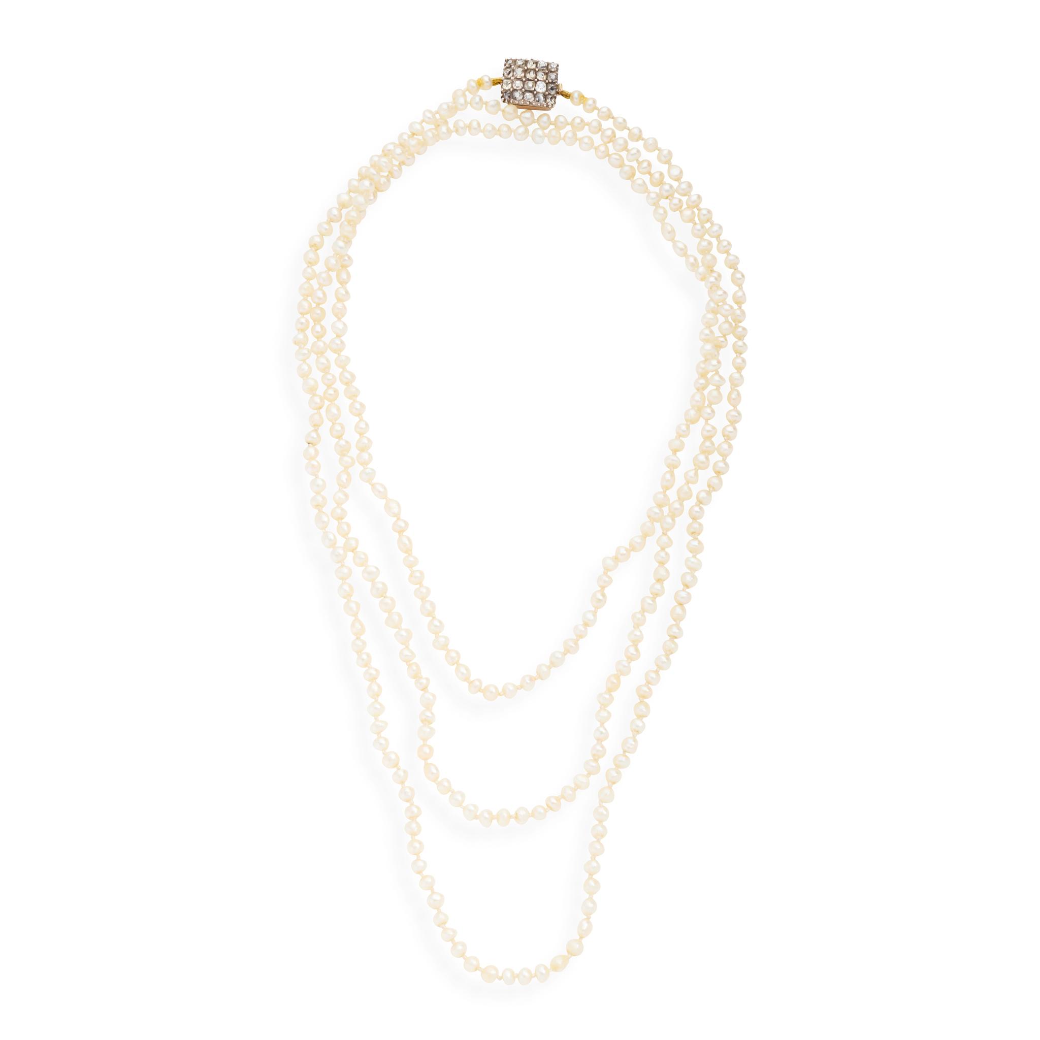 A natural pearl necklace