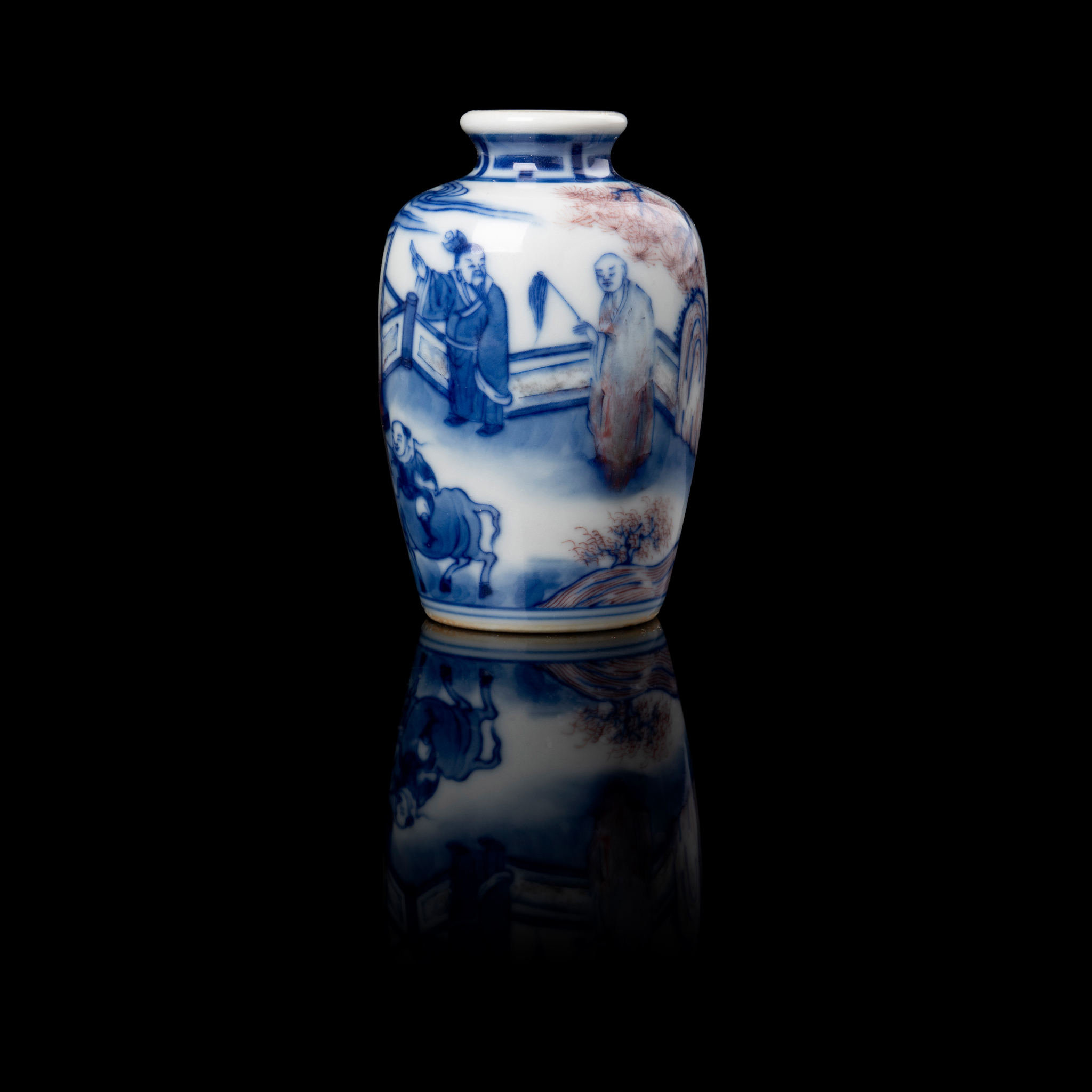 CHINESE COPPER RED WITH UNDERGLAZE BLUE SNUFF BOTTLE