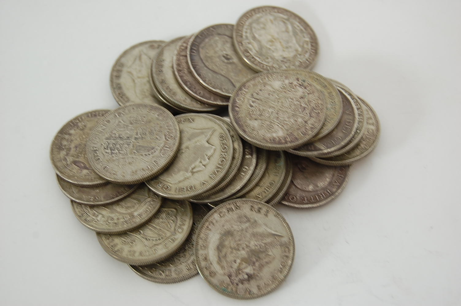 A large collection of halfcrowns