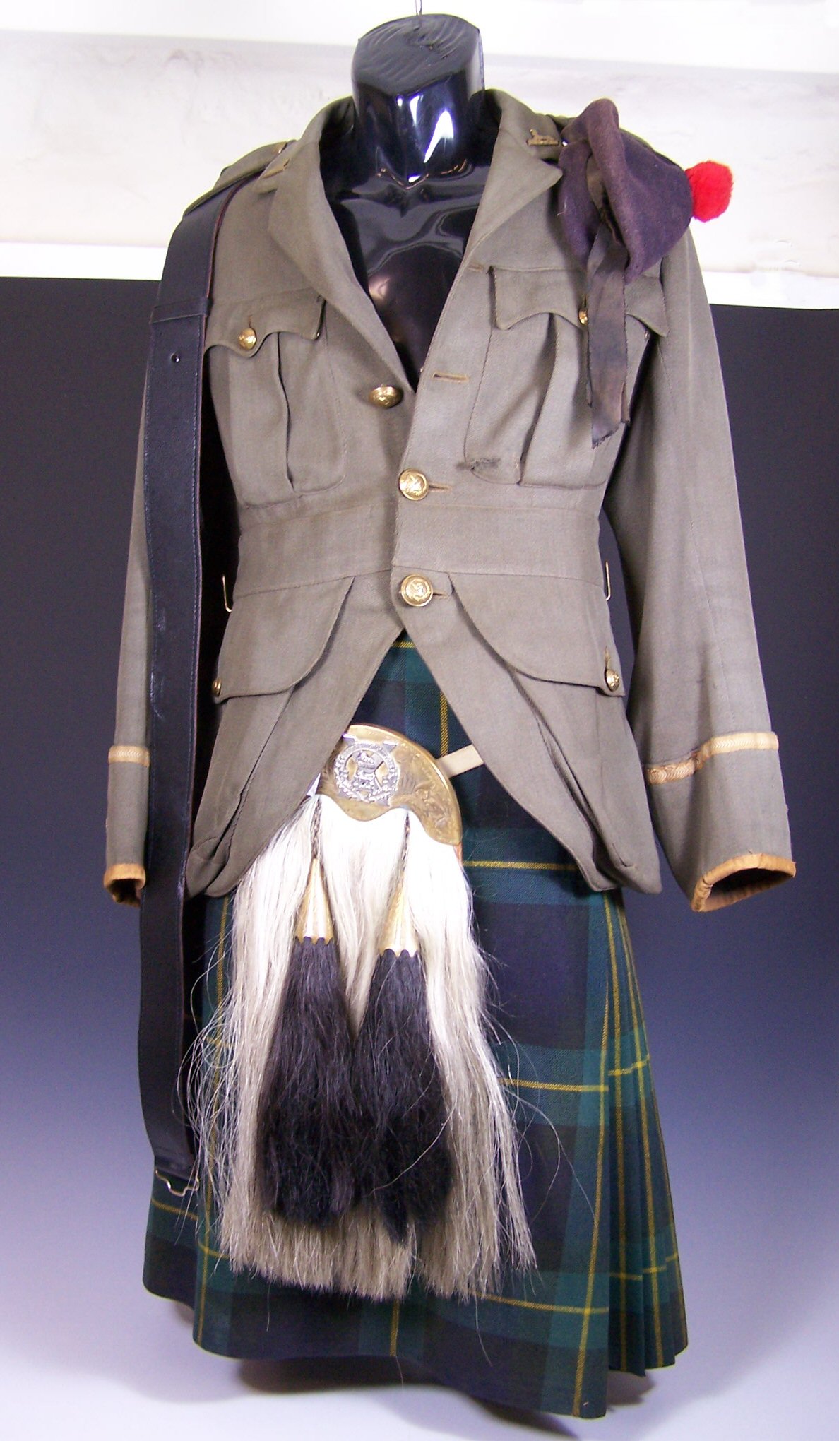 A Gordon Highlanders officers uniform