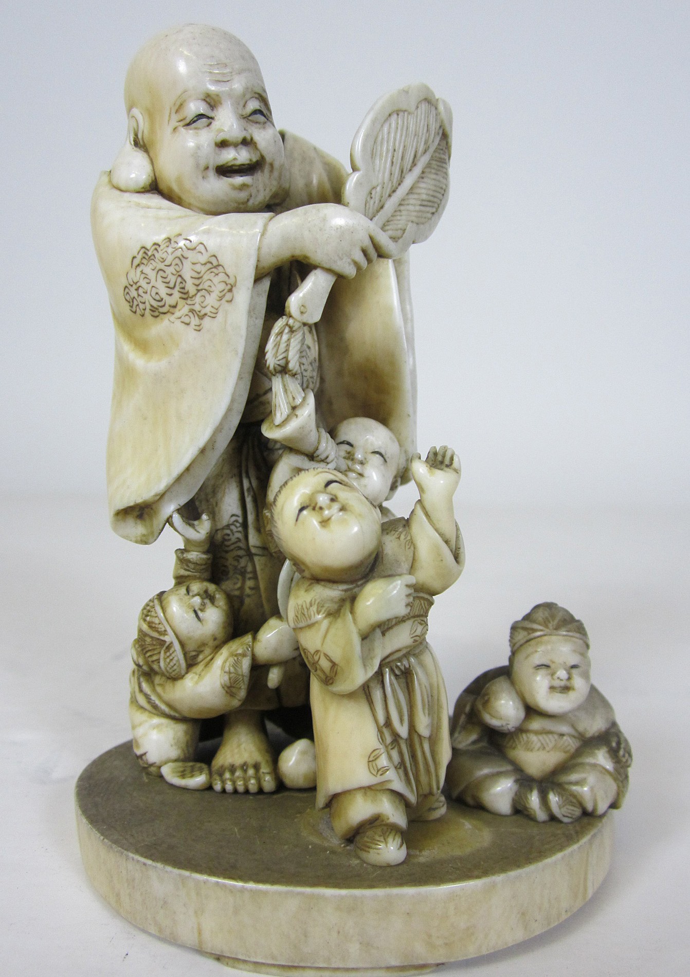 JAPANESE IVORY FIGURE GROUP