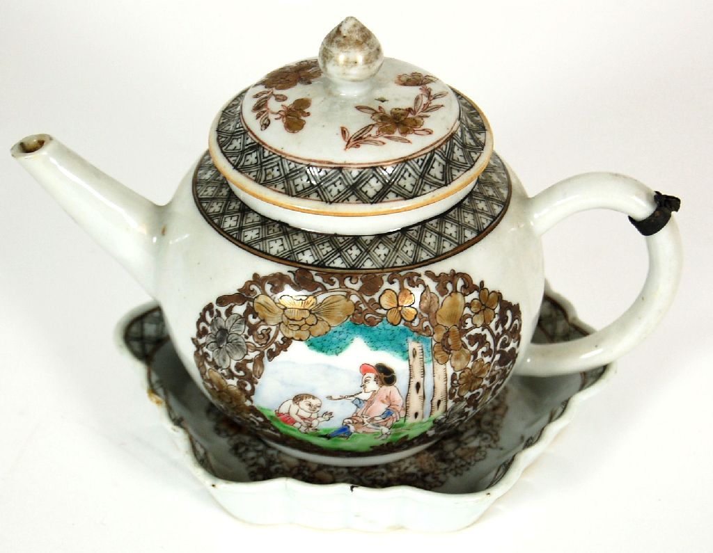 CHINESE EXPORT POLYCHROME PAINTED TEAPOT, COVER AND SPOON STAND