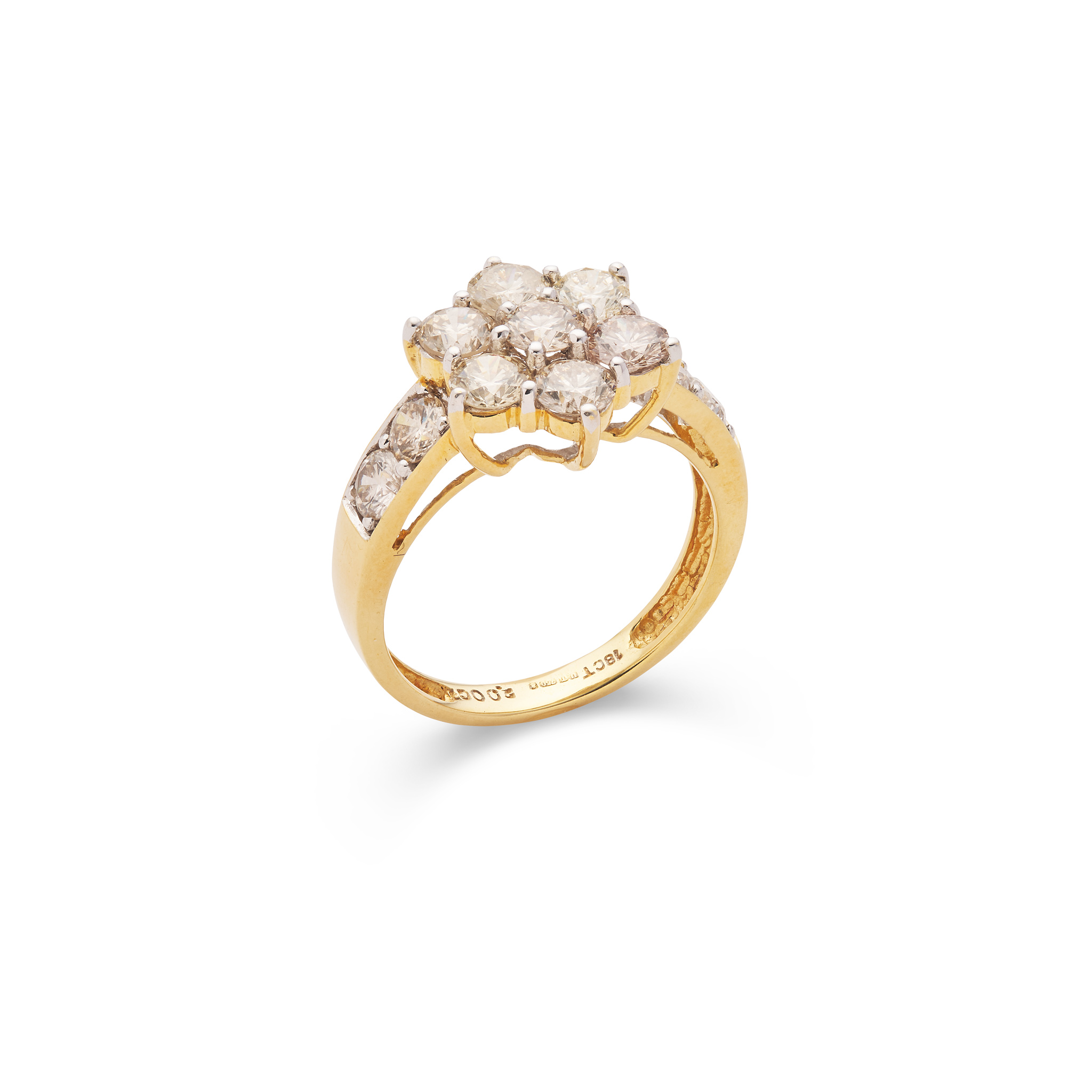 A diamond cluster ring