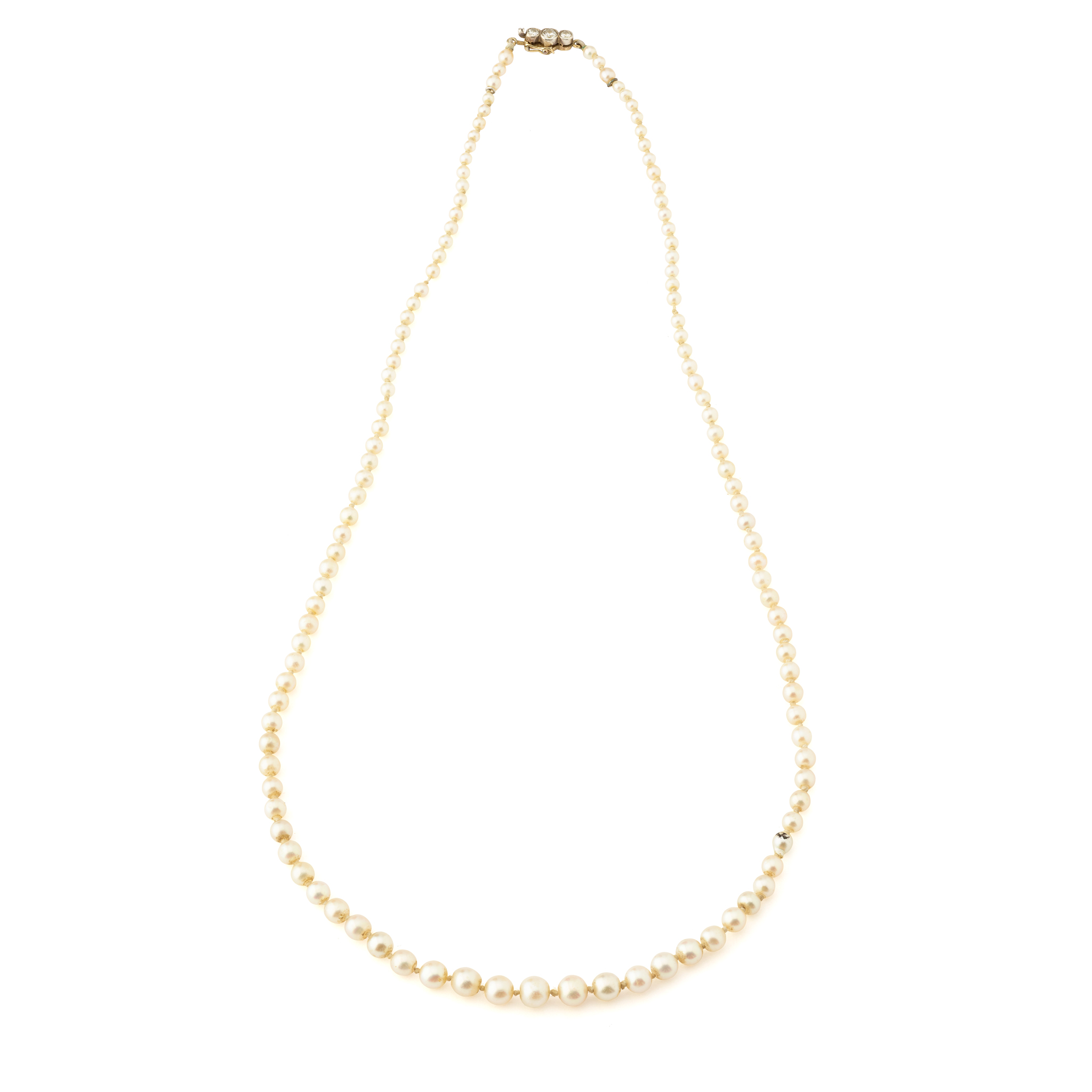 A natural pearl necklace