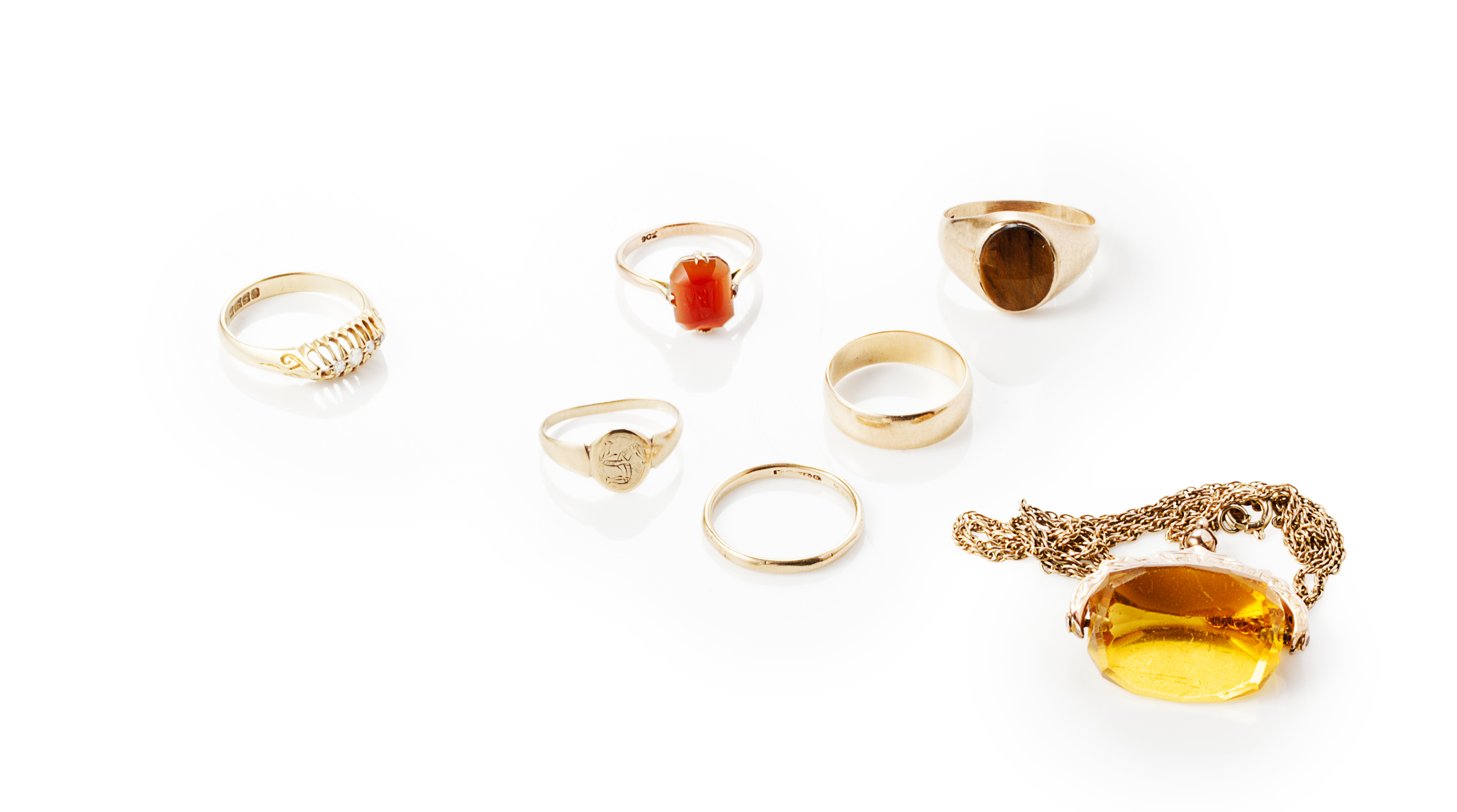 A collection of jewellery