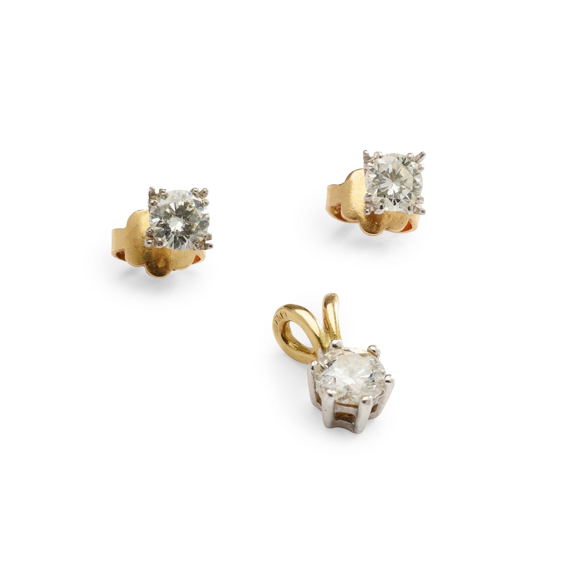 A pair of diamond ear studs and pendant