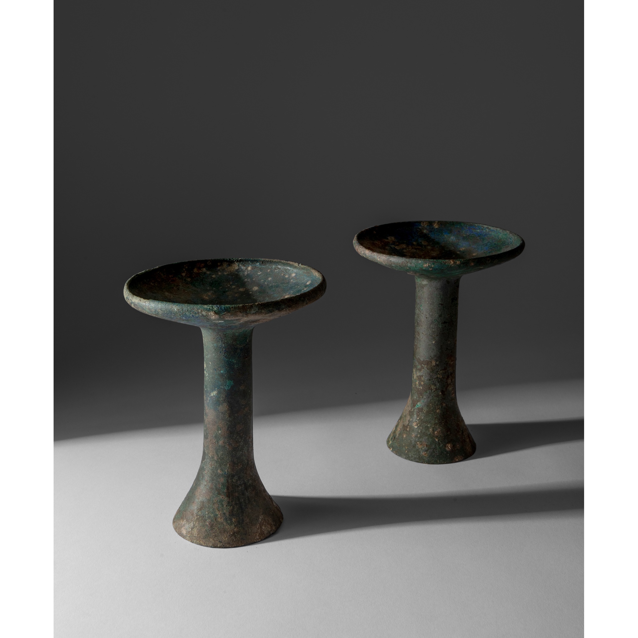 PAIR OF VERY RARE BRONZE RITUAL TRIPOD VESSELS