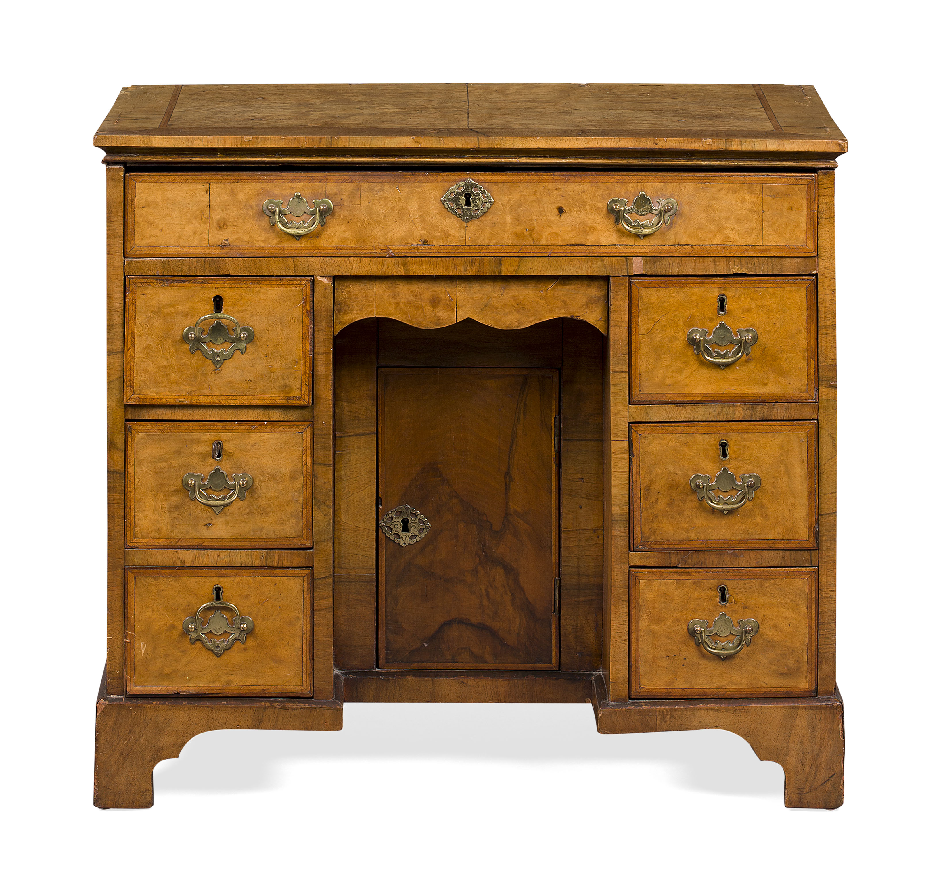 GEORGE II BURR WALNUT KNEEHOLE DRESSING TABLE