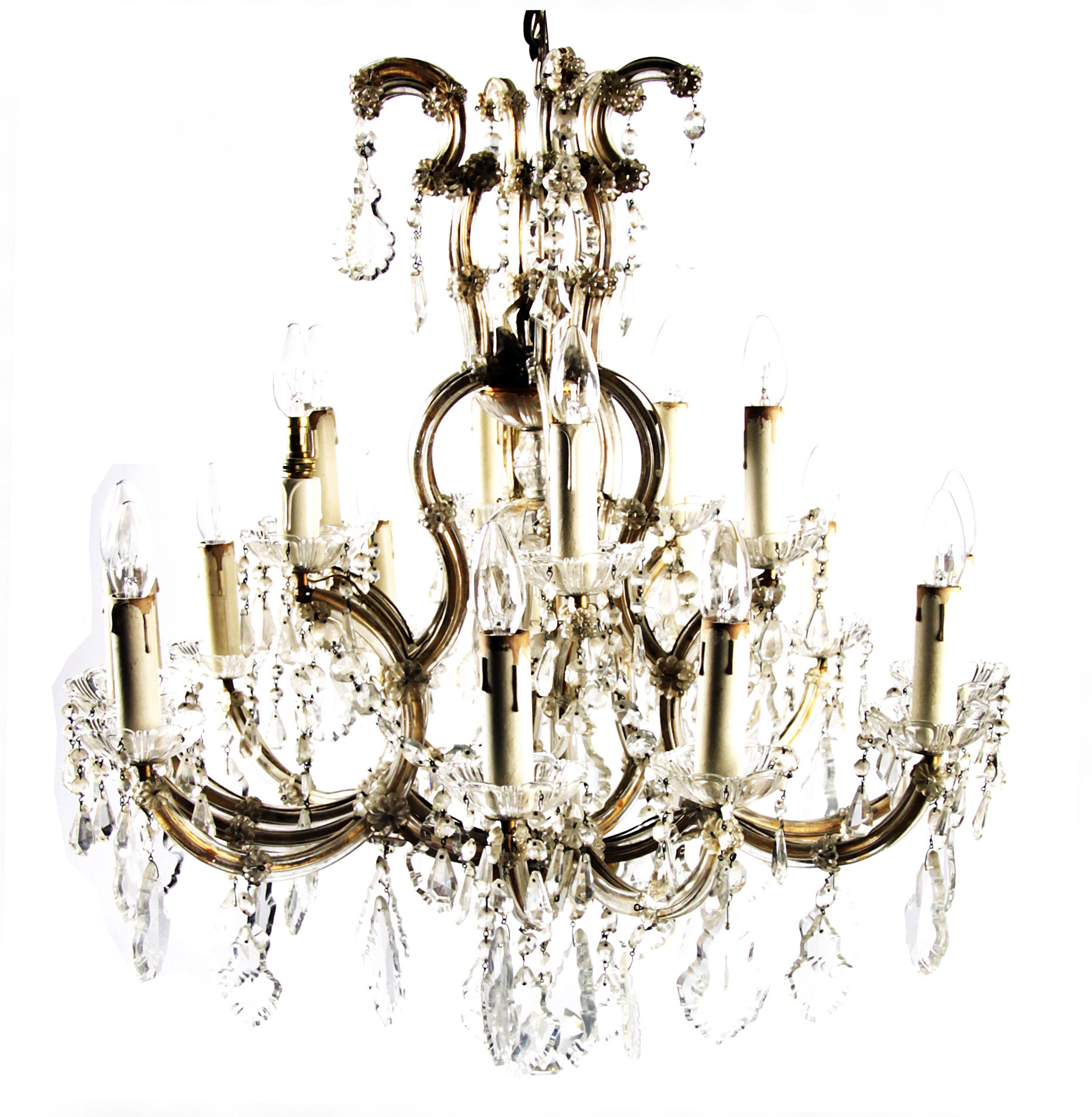 EIGHTEEN LIGHT CUT GLASS CHANDELIER