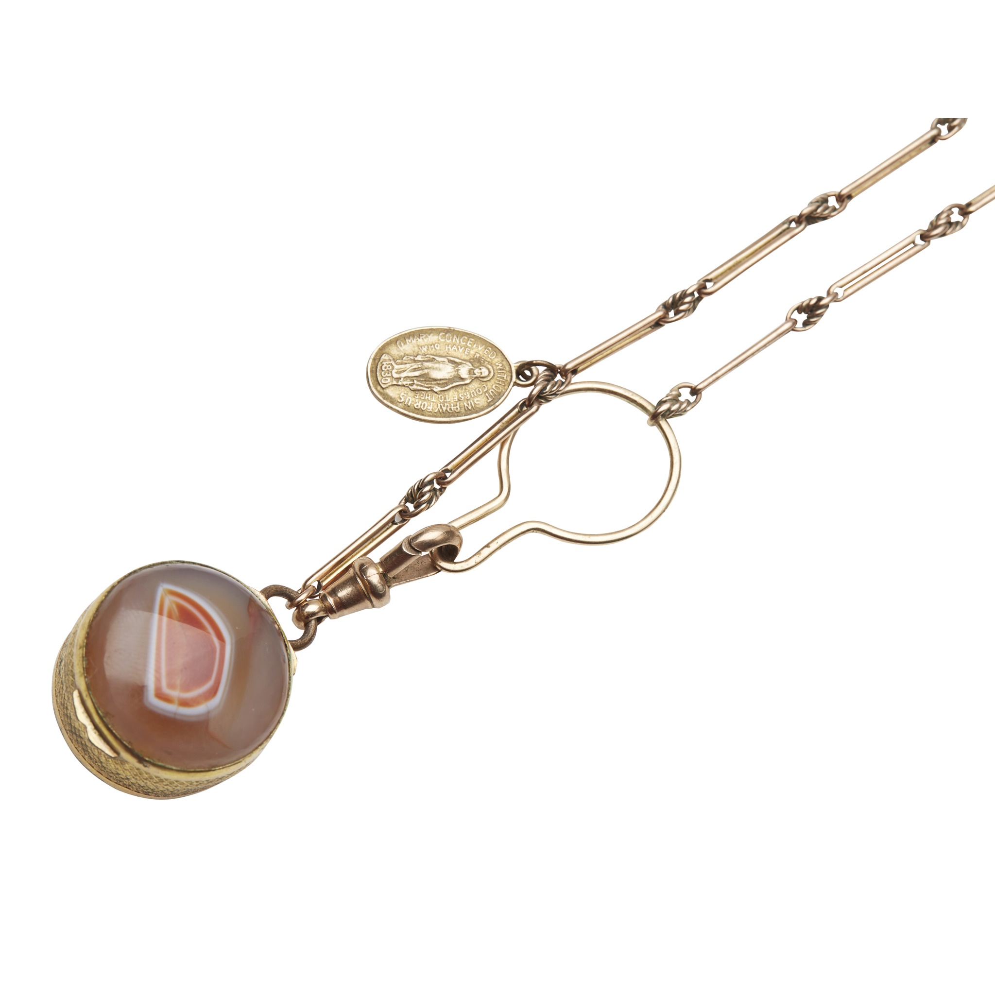 A fancy link chain and agate pendant box