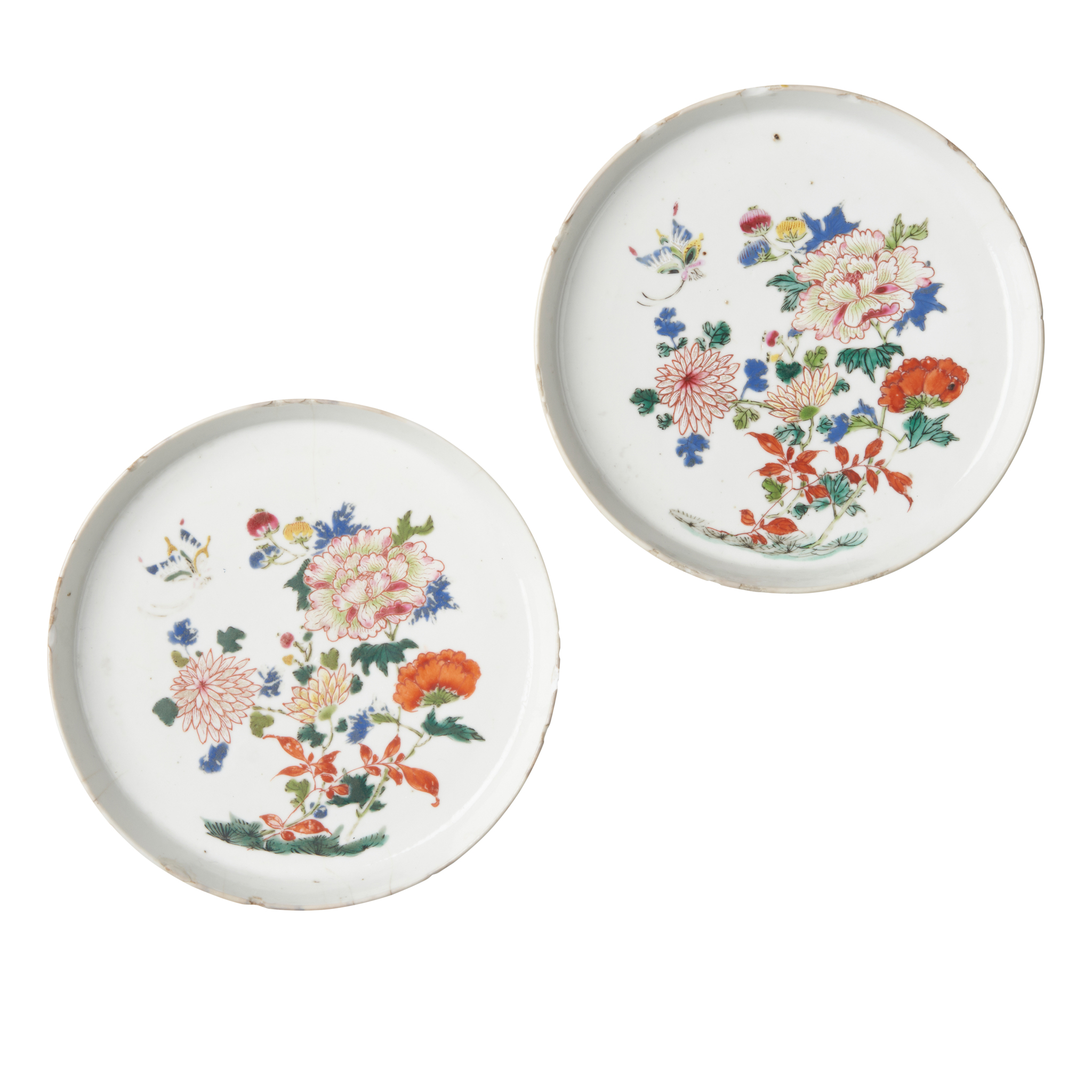PAIR OF FAMILLE ROSE 'FLORAL' DISHES