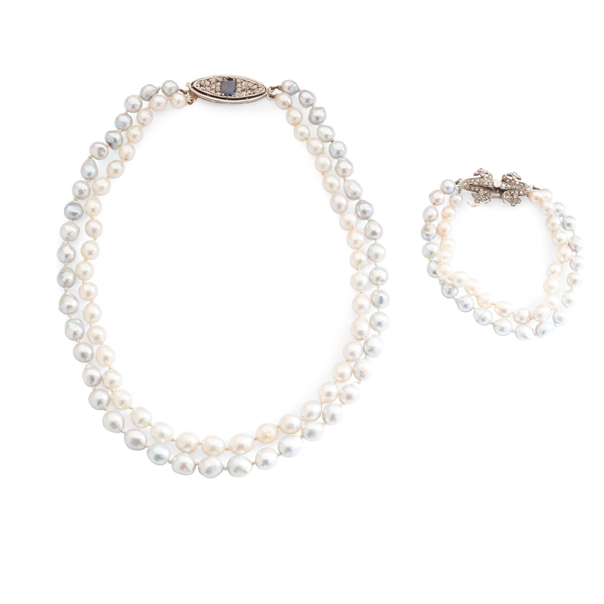 A cultured pearl necklace and bracelet