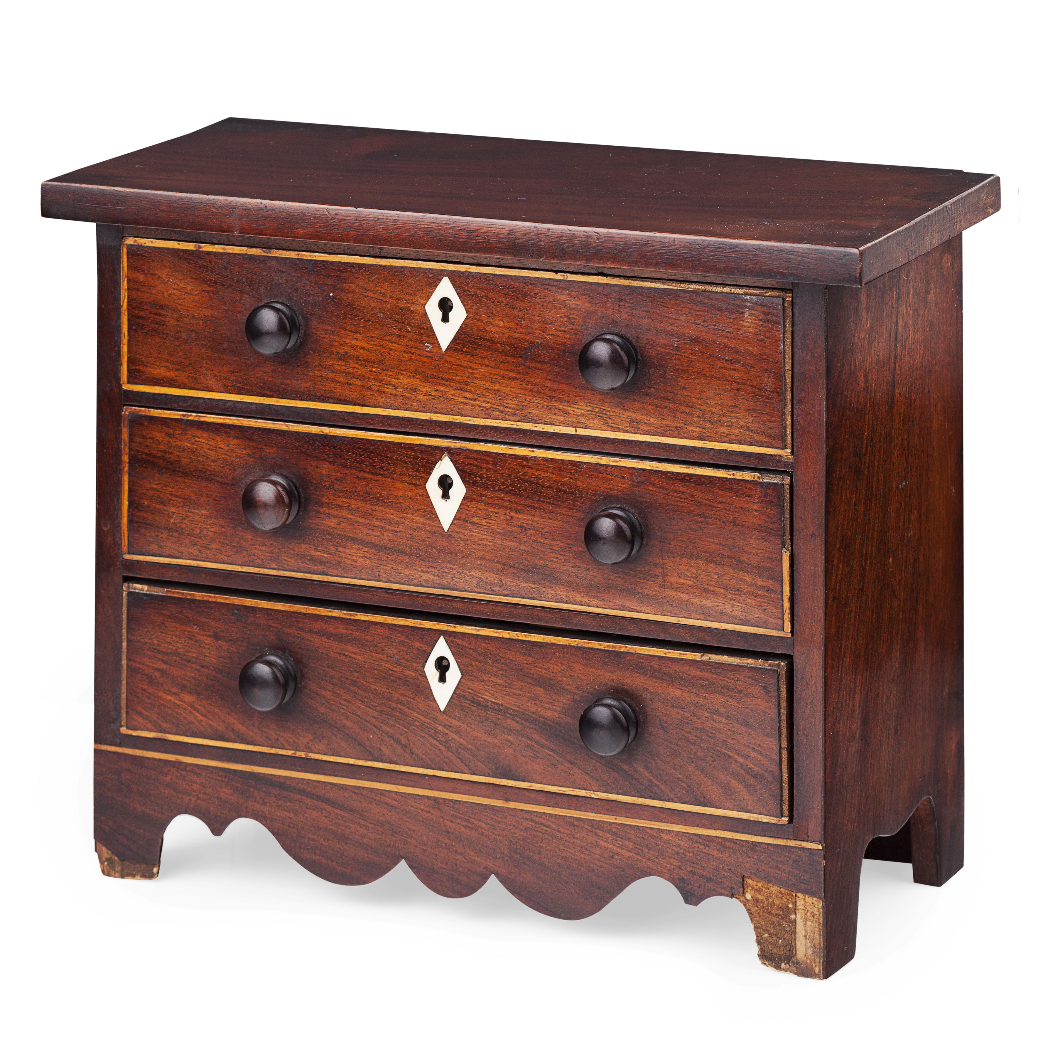 MINIATURE MAHOGANY CHEST OF DRAWERS AND GAMING PIECES