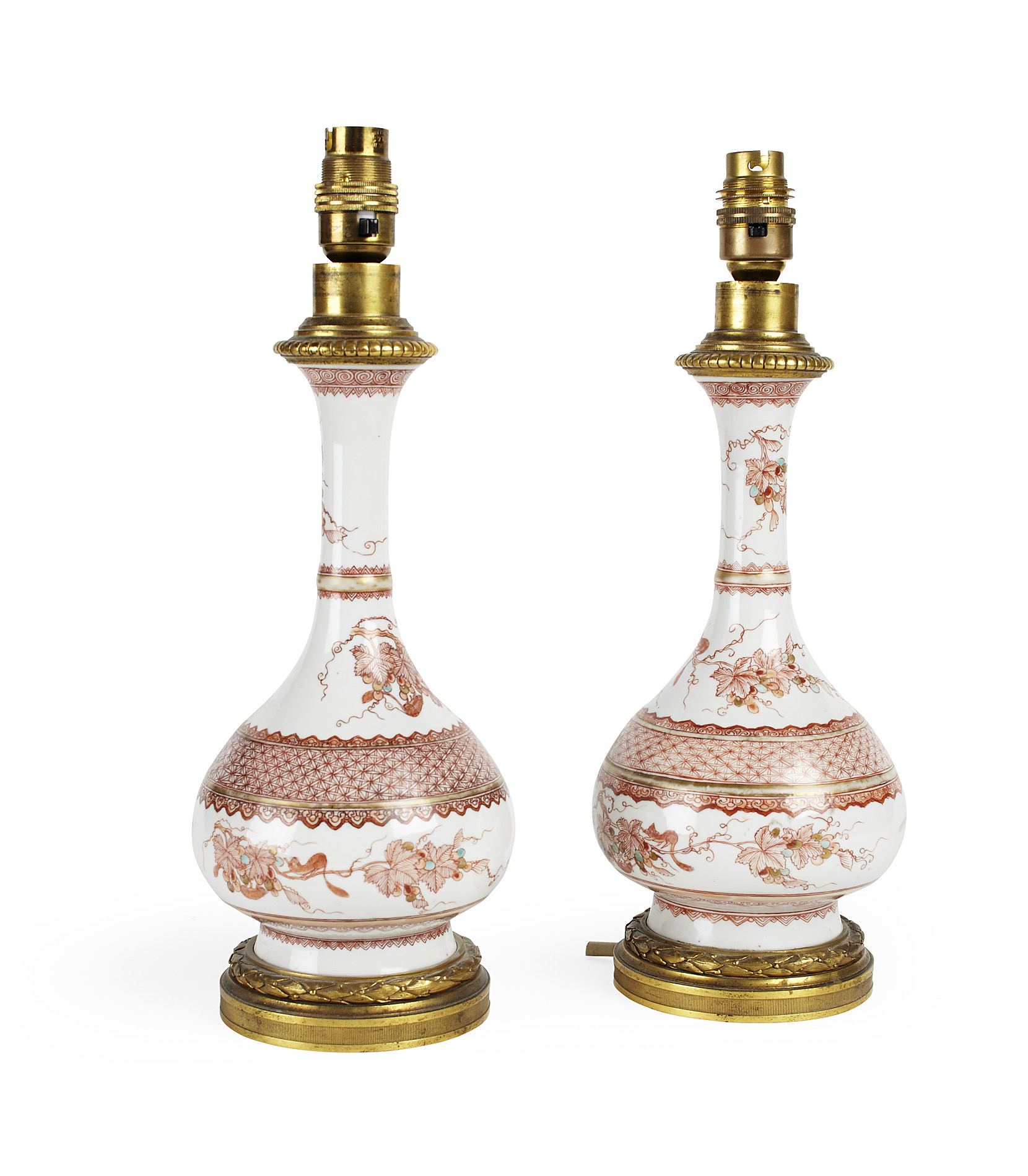 PAIR OF SAMSON PORCELAIN AND GILT METAL MOUNTED LAMPS