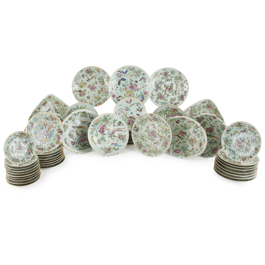 ASSEMBLED FAMILLE ROSE CELADON-GROUND PART DINNER SERVICE