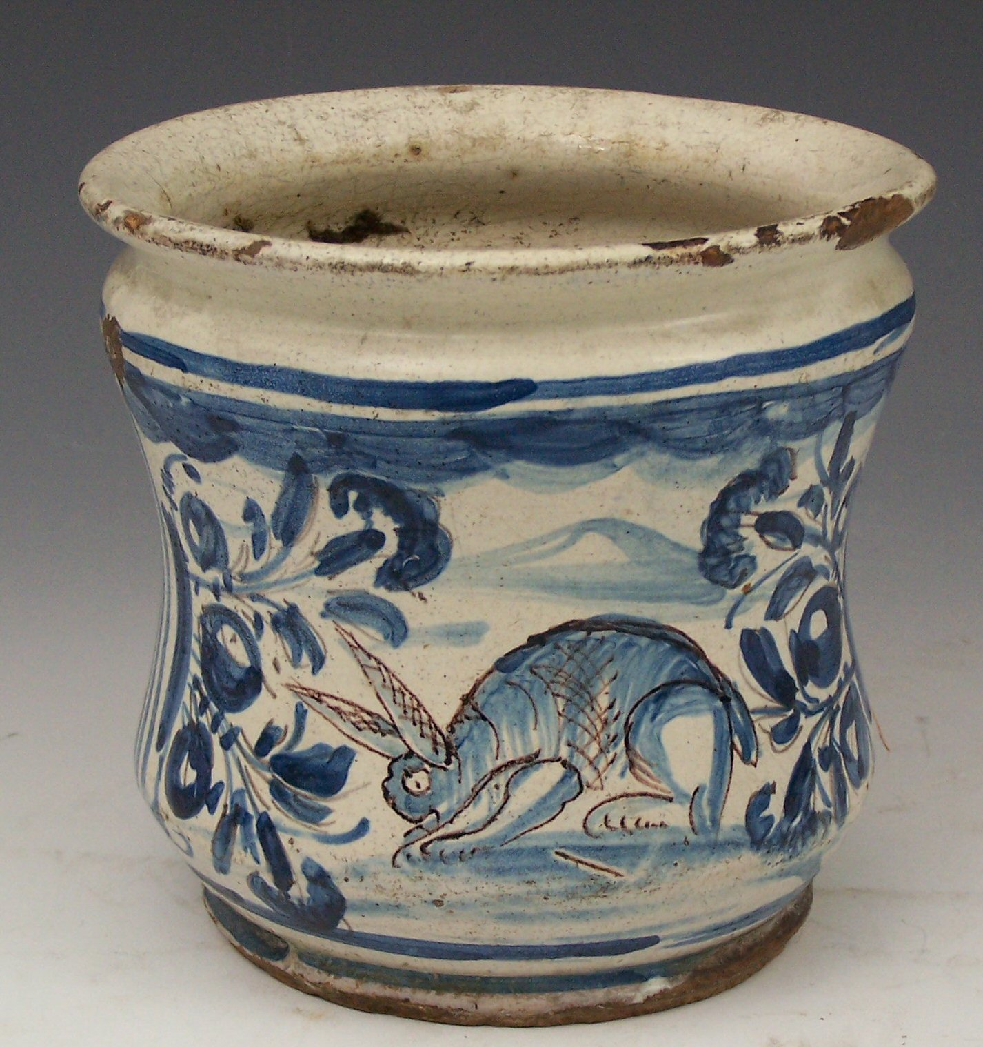 A 17th/18th century Spanish maiolica albarello,