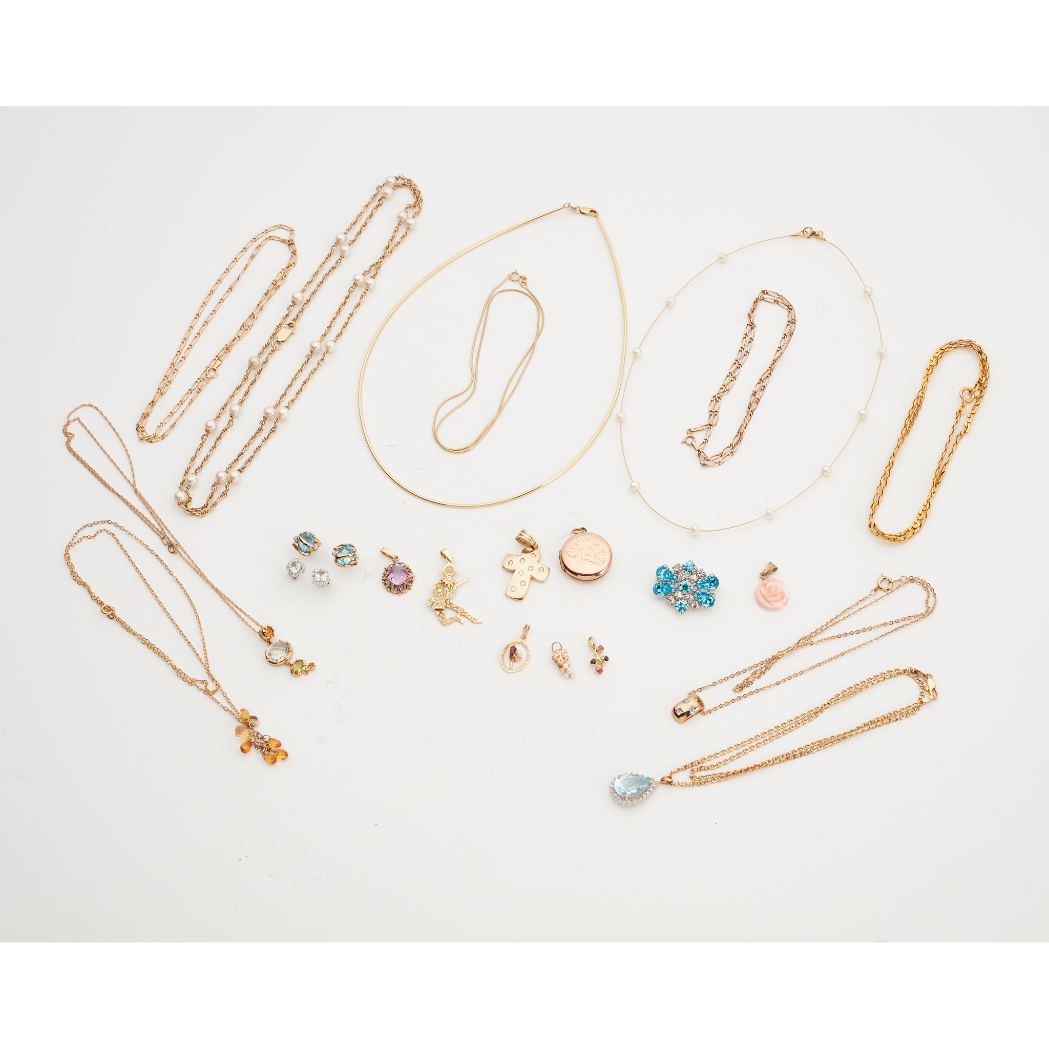 A collection of jewellery to include two 9ct flattened curb link necklaces