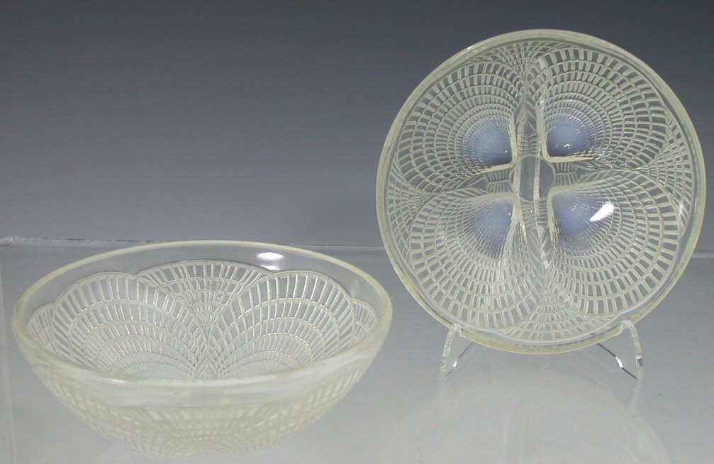 'Coquilles', a set of six Lalique clear and opalescent glass bowls,