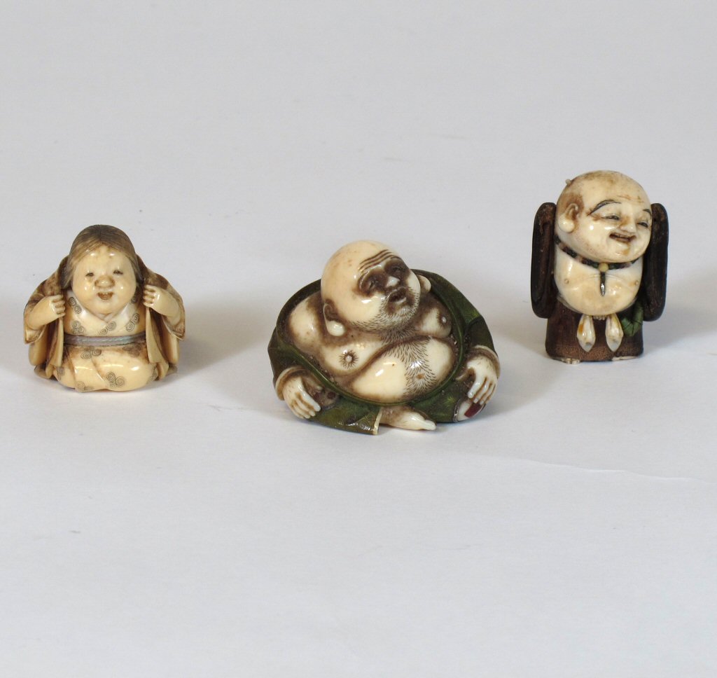 Three Japanese carved ivory netsukes Meiji/ Taisho period