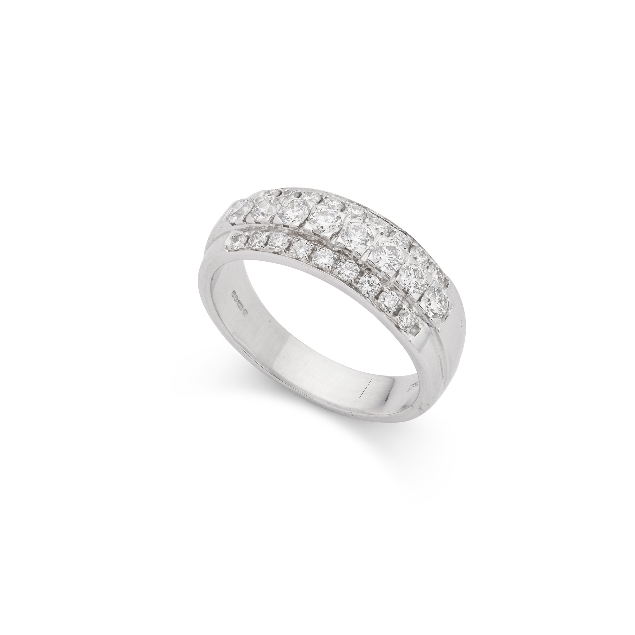An 18ct white gold diamond dress ring