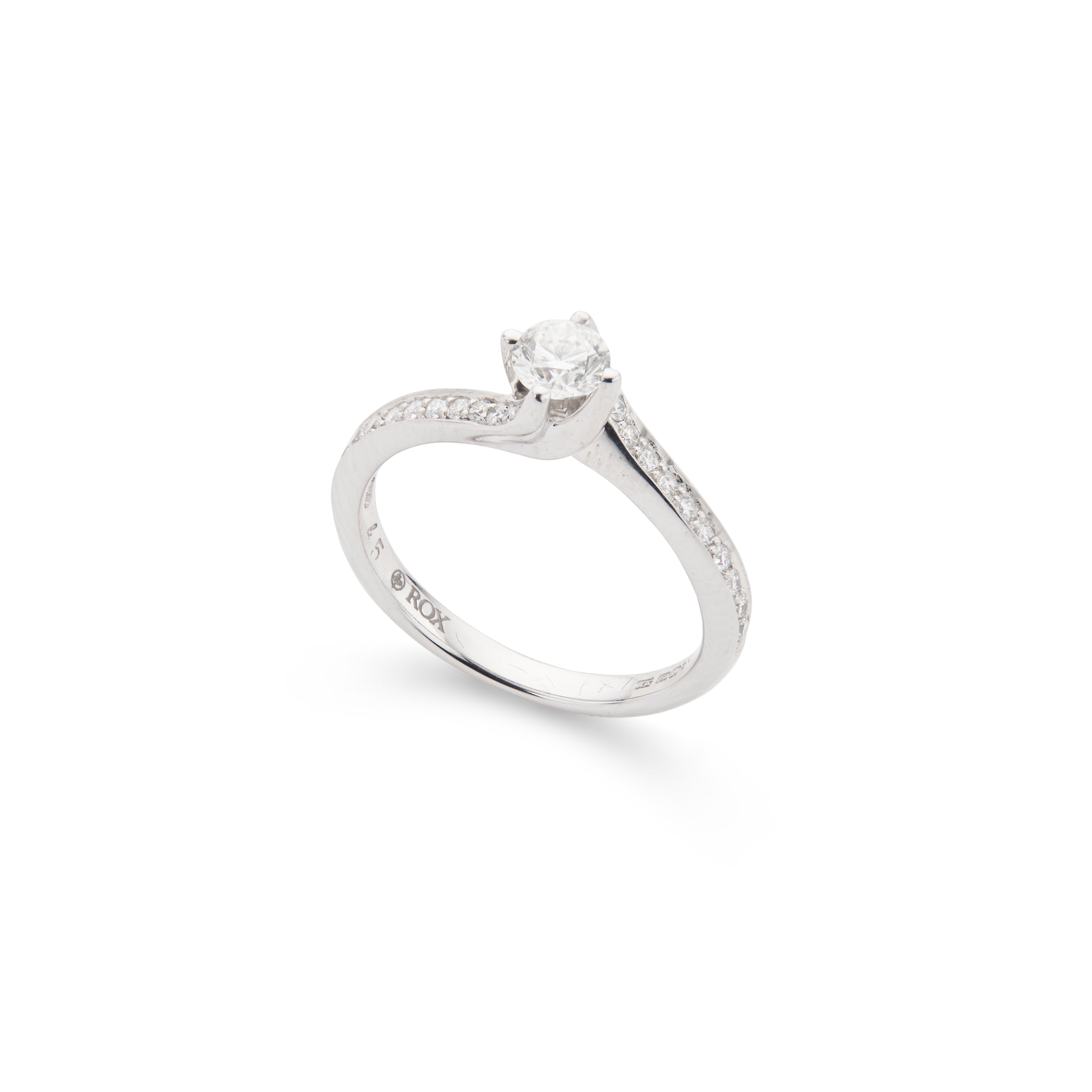 Rox: An 18ct gold diamond ring