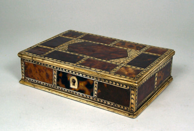 An 18th century Indo-Portuguese ivory and tortoise shell box