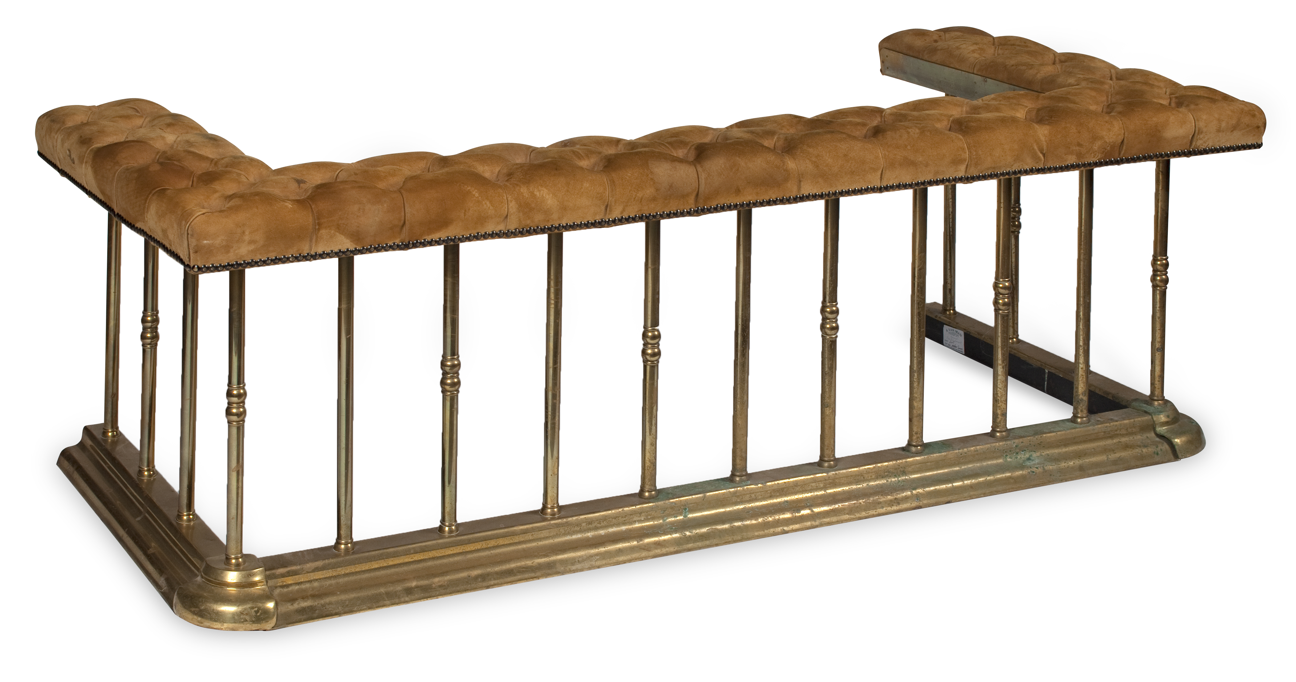 GEORGE III STYLE BRASS AND LEATHER UPHOLSTERED CLUB FENDER