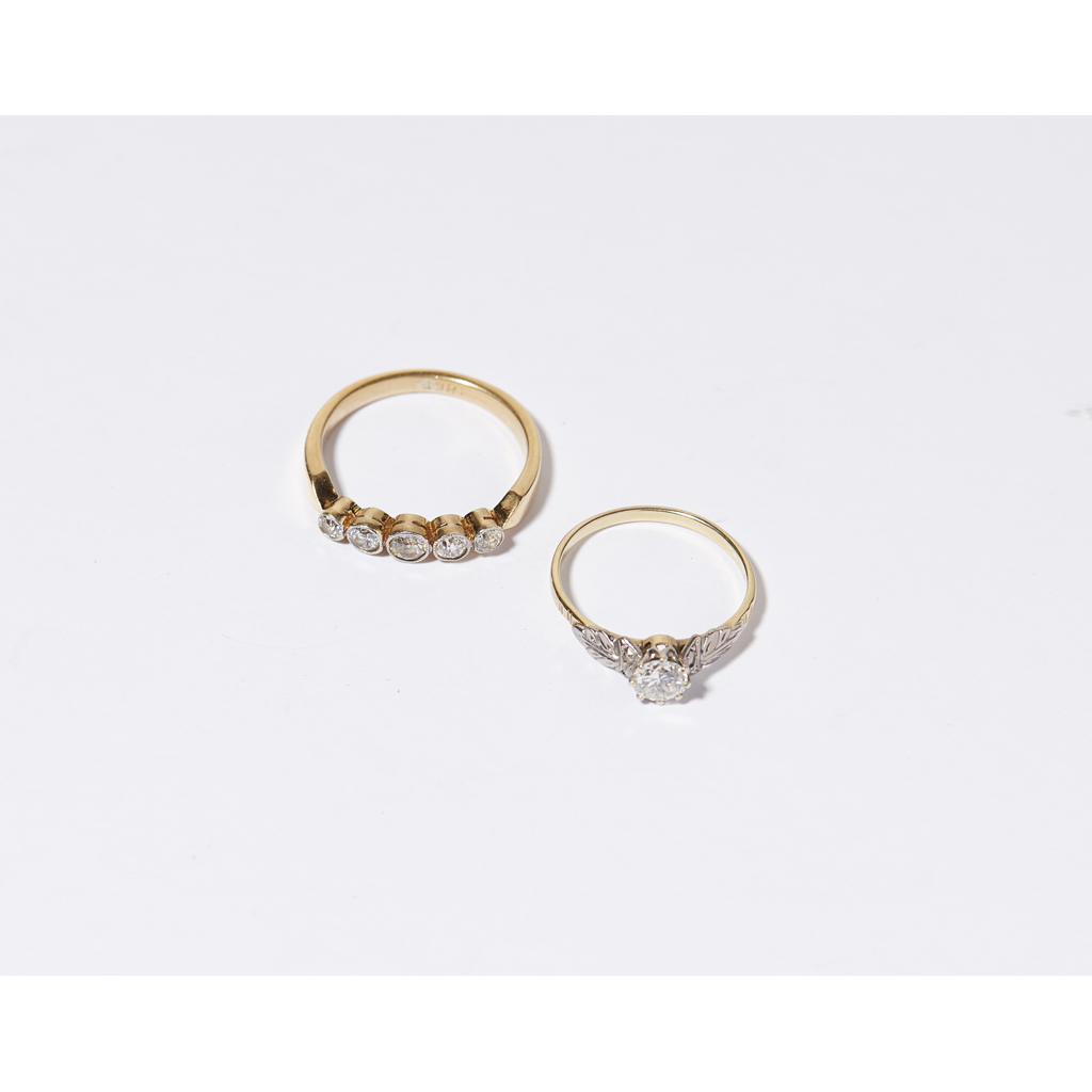 A single stone diamond set ring