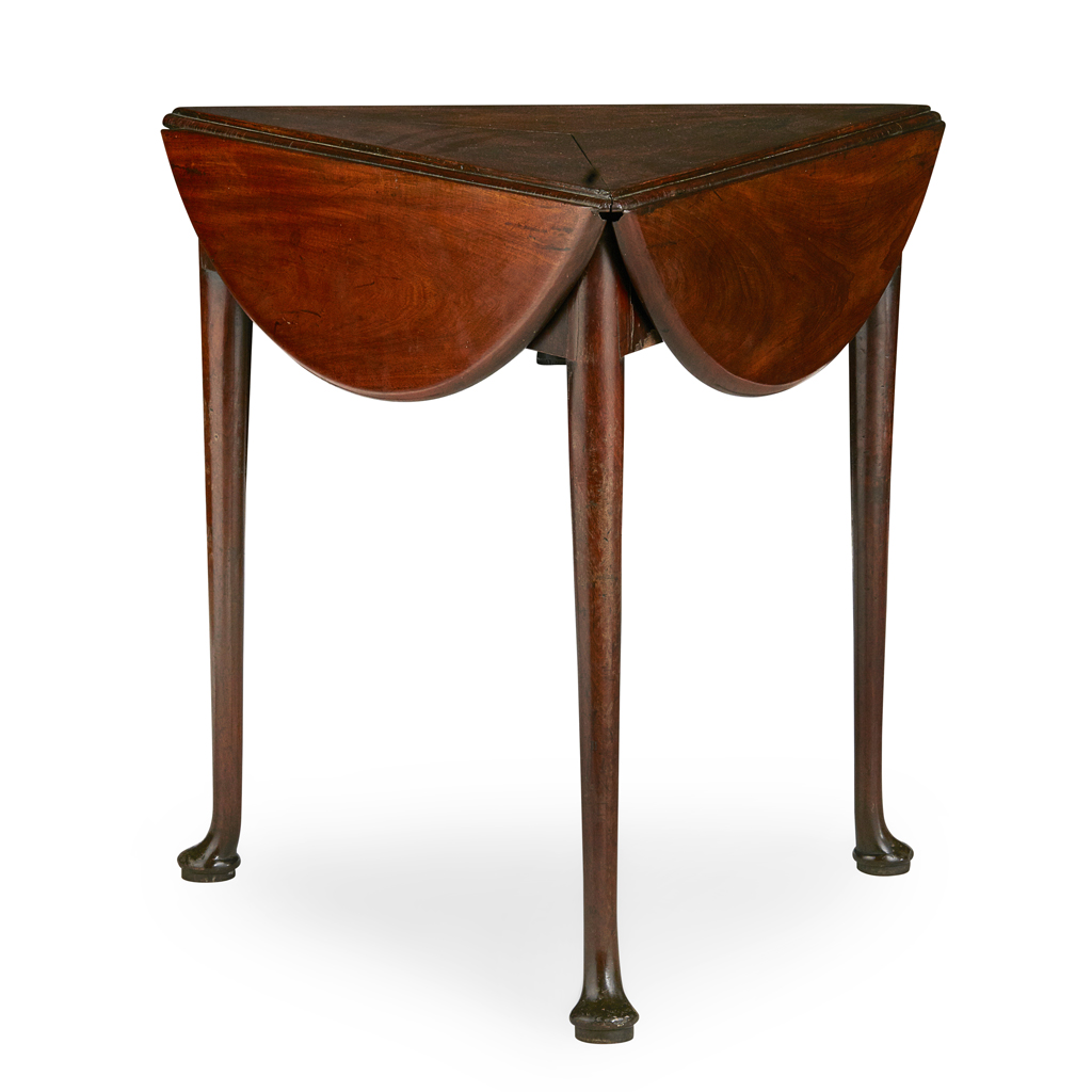 GEORGE III MAHOGANY TRIANGULAR DROPLEAF TABLE