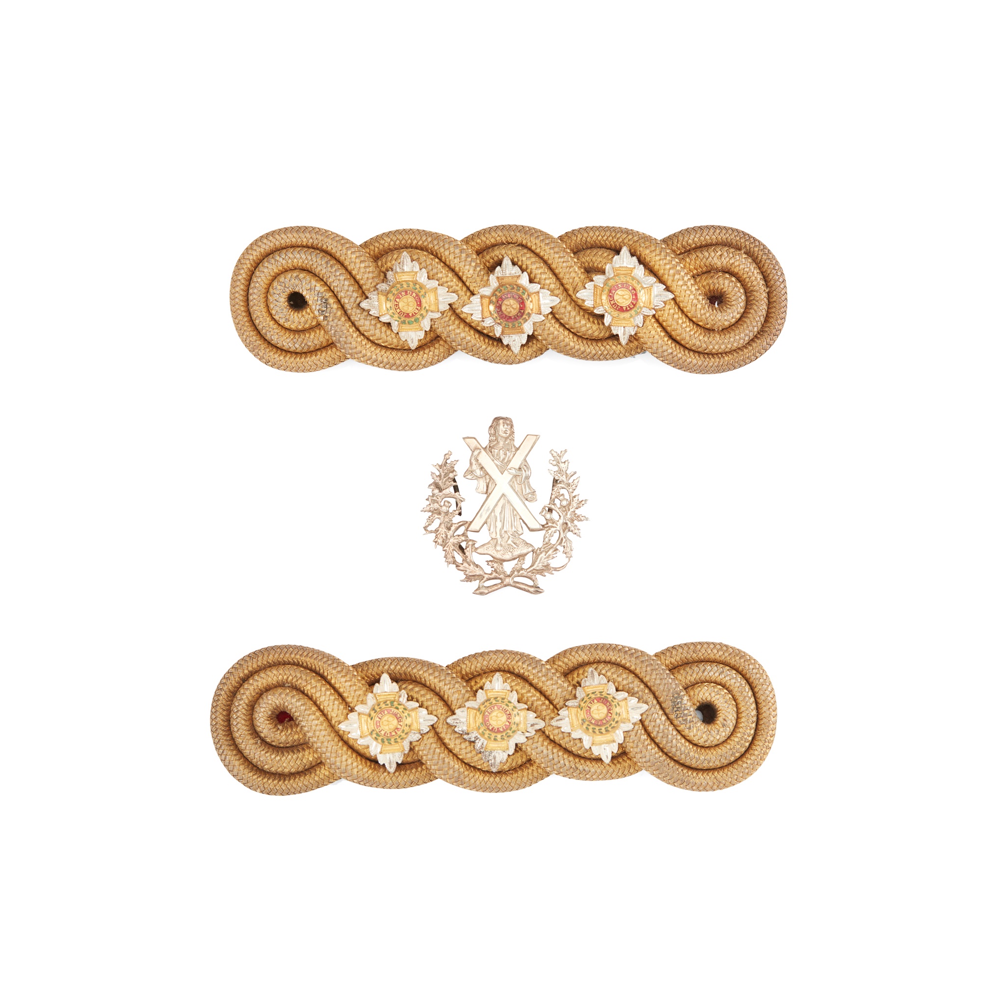 A CAMERON HIGHLANDERS OFFICER'S CAP BADGE