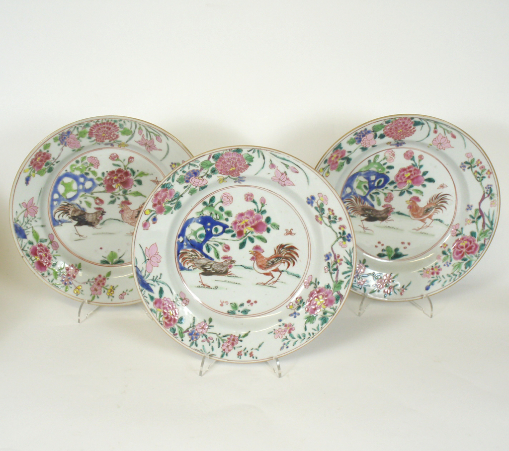 THREE CHINESE EXPORT FAMILLE ROSE PLATES