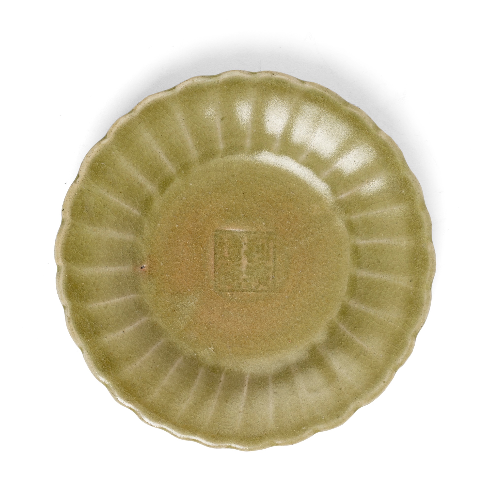 LONGQUAN CELADON-GLAZED 'CHRYSANTHEMUM' DISH