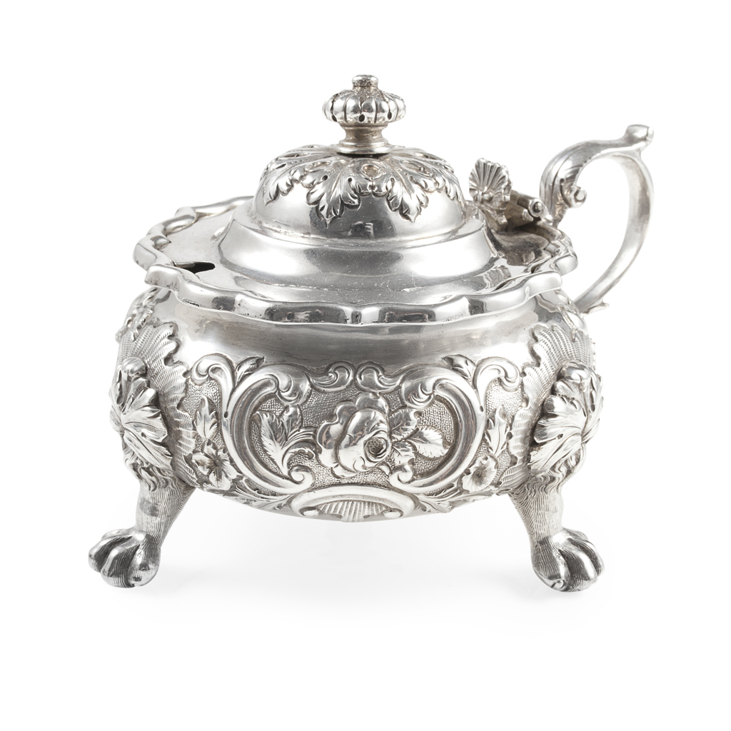 A LARGE VICTORIAN MUSTARD POT