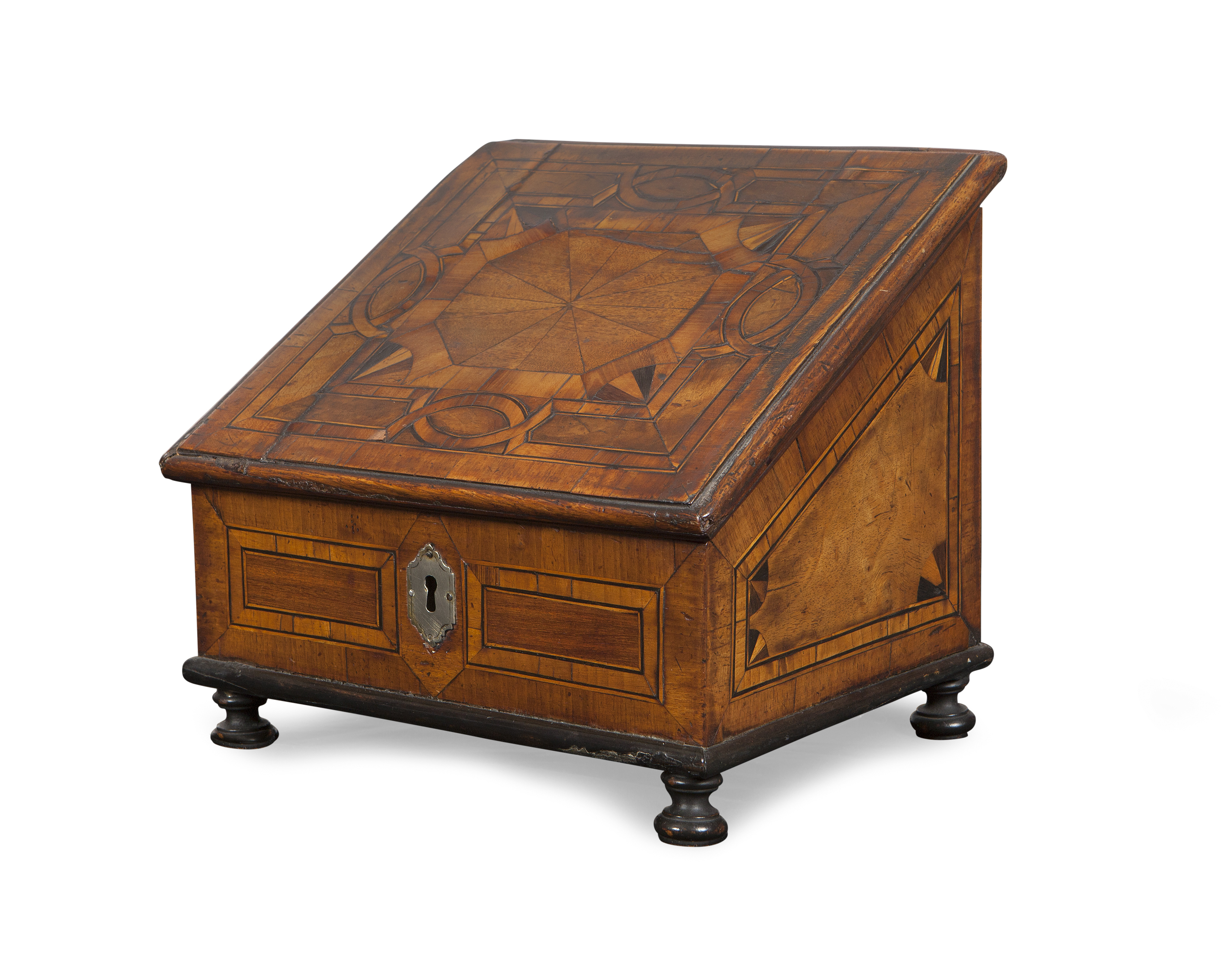 SMALL ITALIAN WALNUT AND PARQUETRY BIBLE BOX