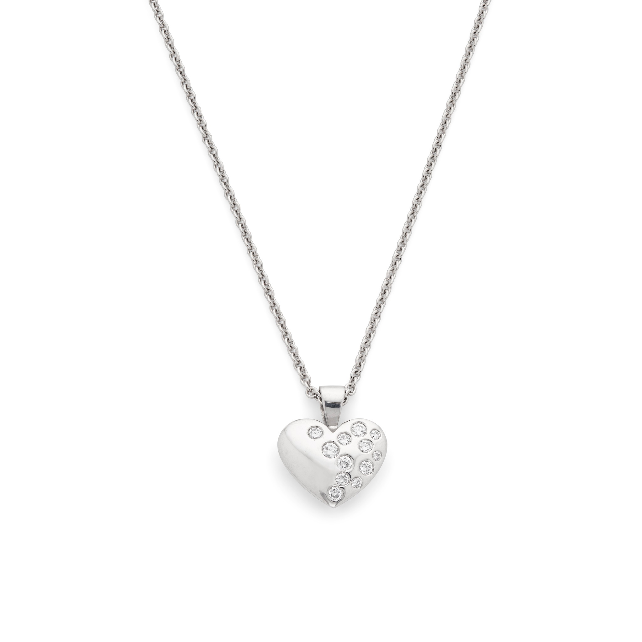 A 18ct white gold and platinum diamond pendant necklace