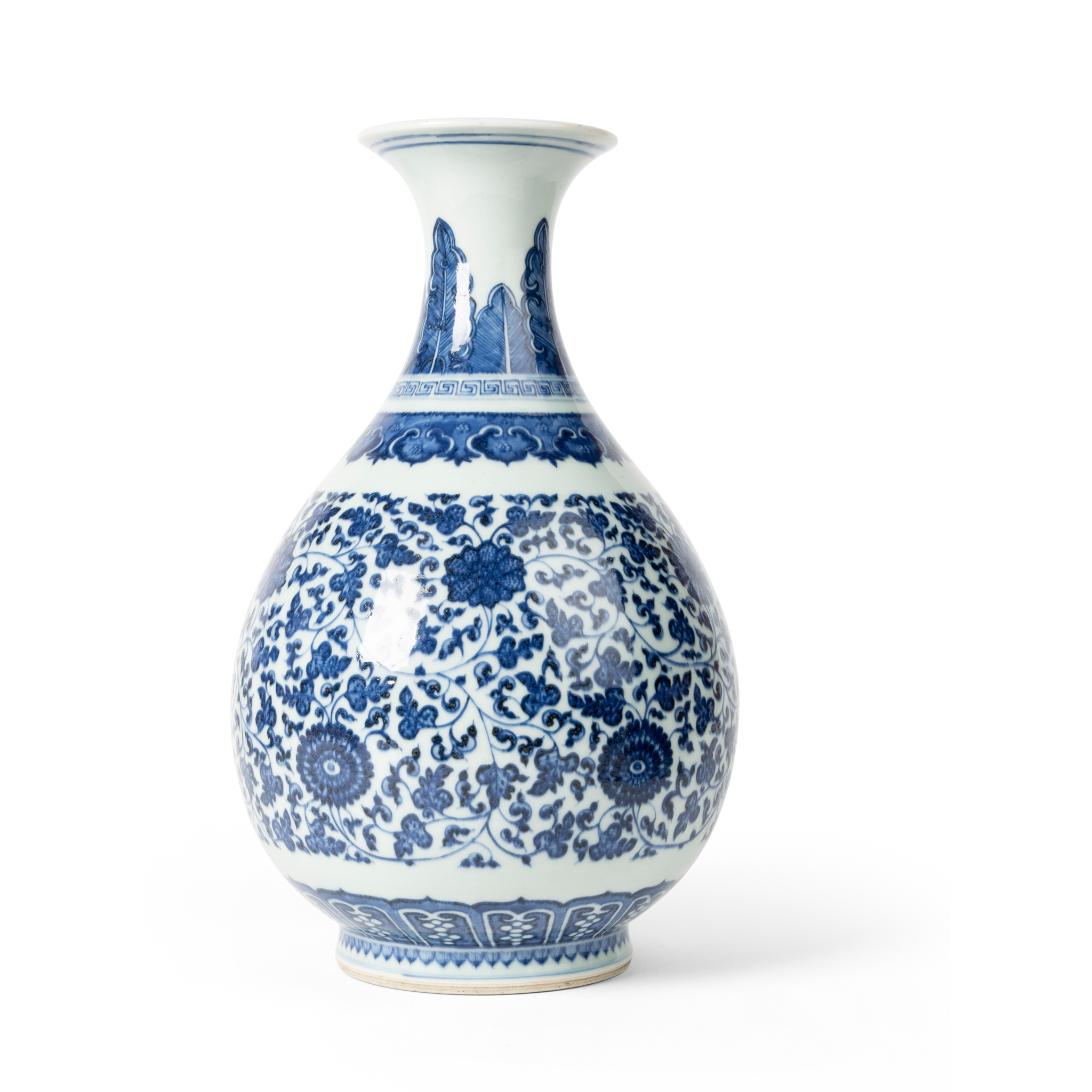 CHINESE BLUE AND WHITE 'YUHUCHUN' VASE