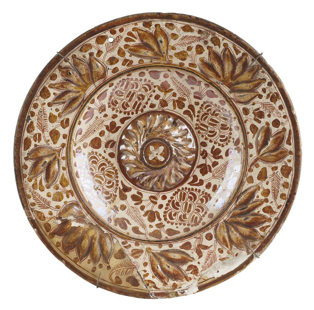 HISPANO MORESQUE LUSTRE DISH