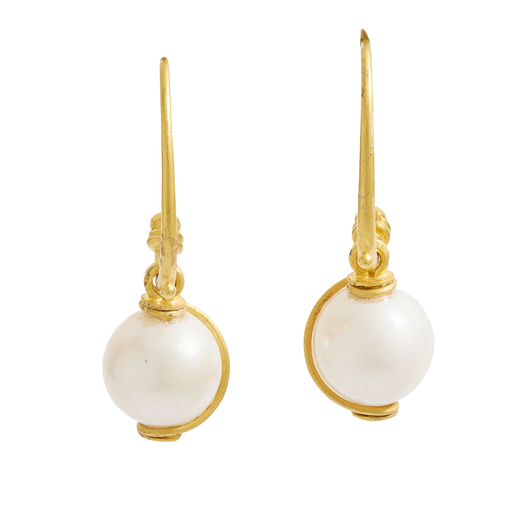 A Pair of 18ct Gold Cultured Pearl Pendent Earrings
