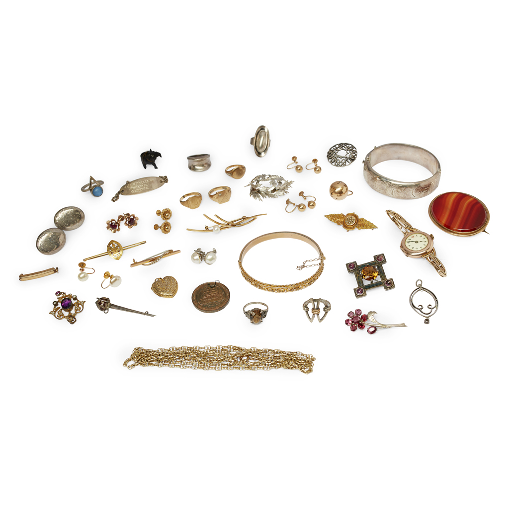 A collection of jewellery