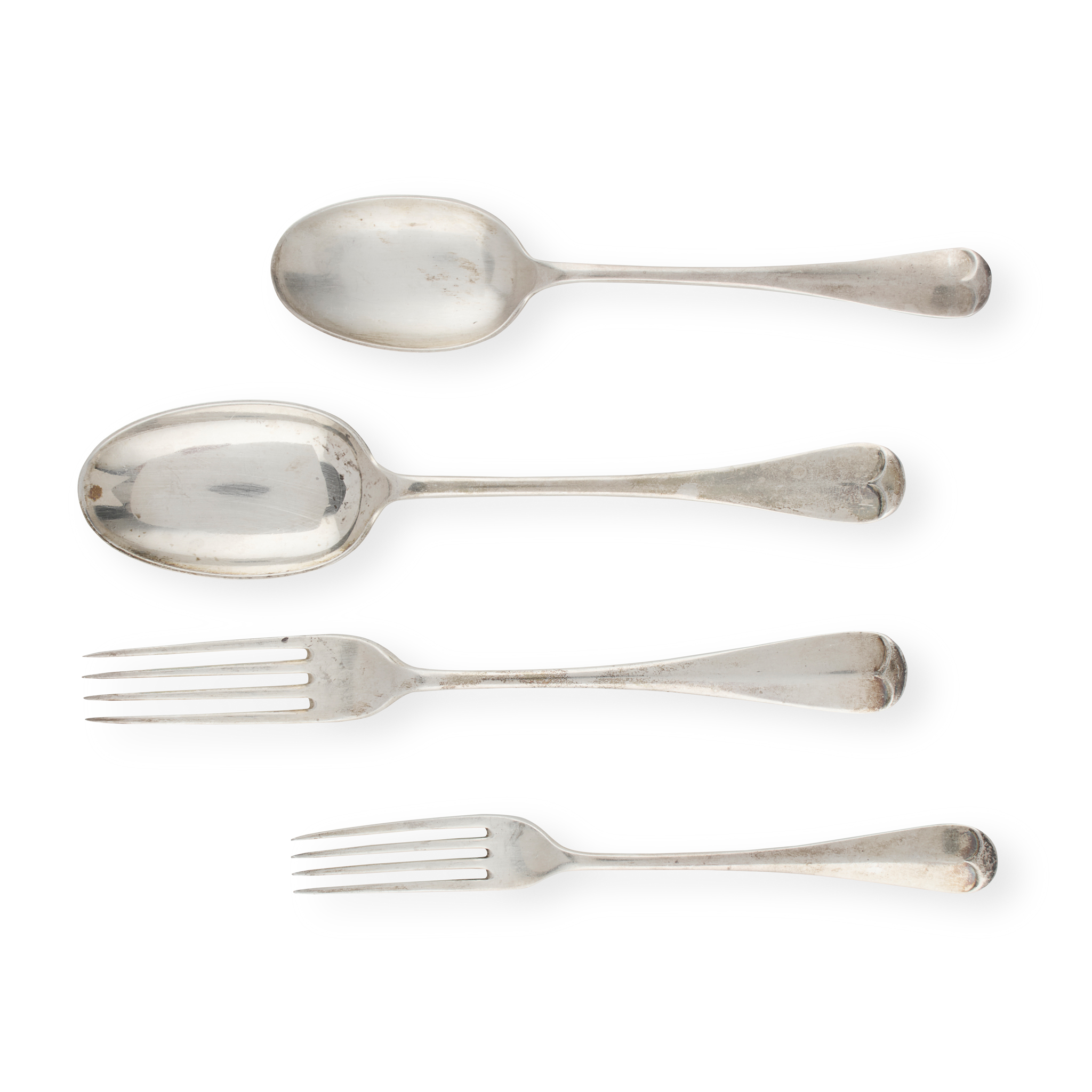 A SUITE OF EDWARDIAN FLATWARE