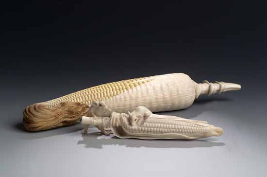 A Japanese carved ivory corn on the cob